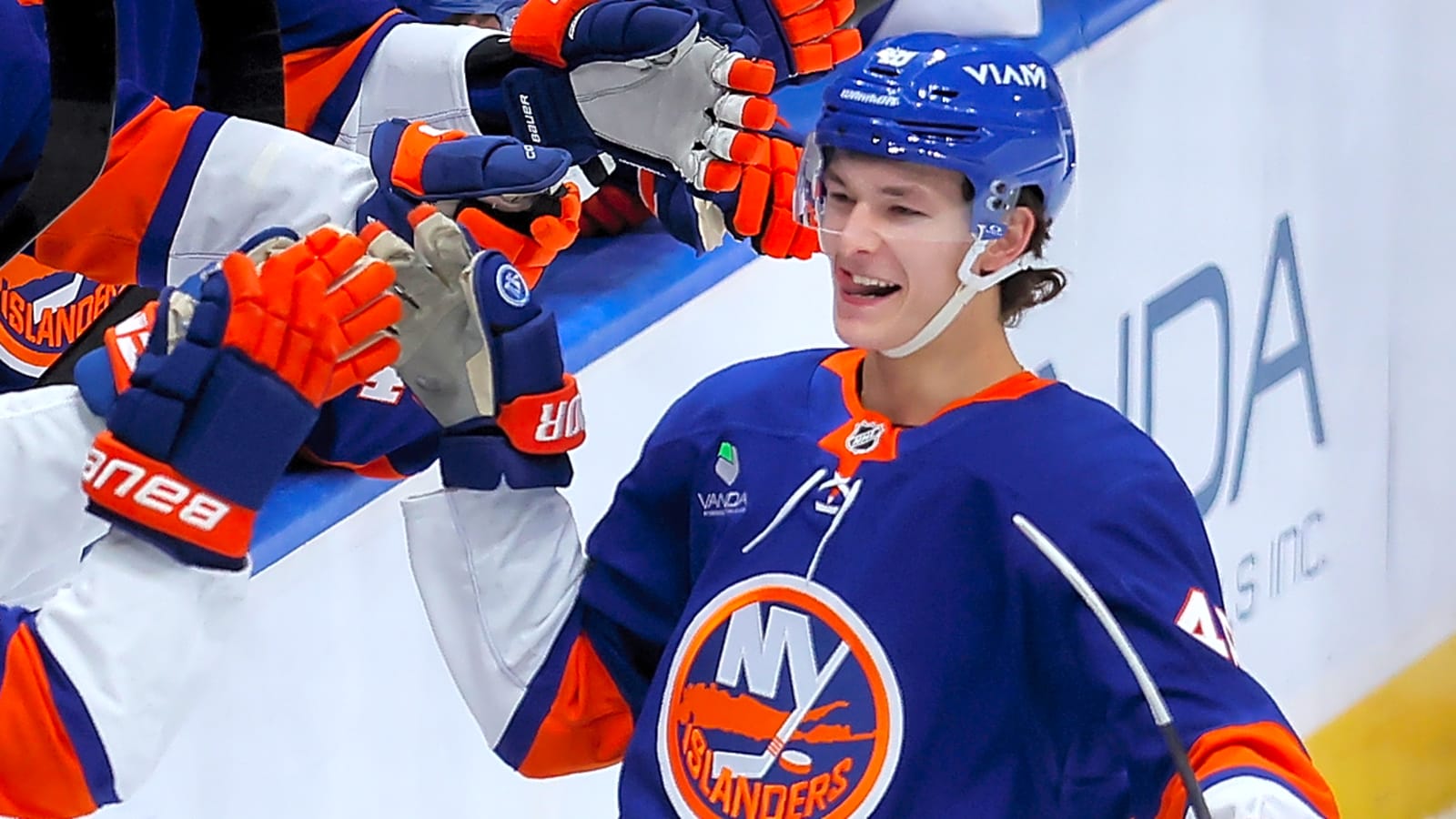1600x900 Isles rookie Matthew Schaefer is already setting records