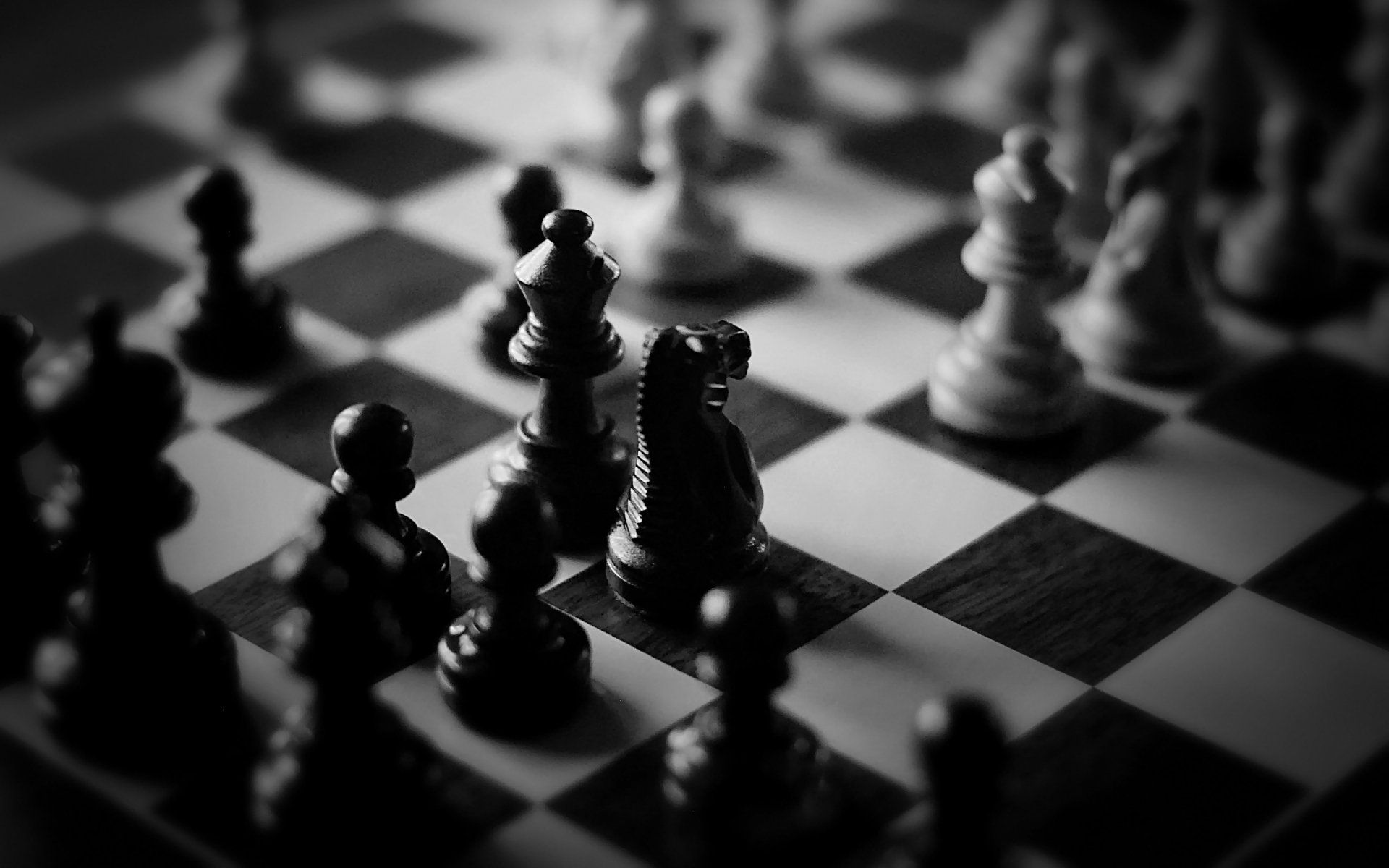 1920x1200 Epic Black & White Chess Strategy