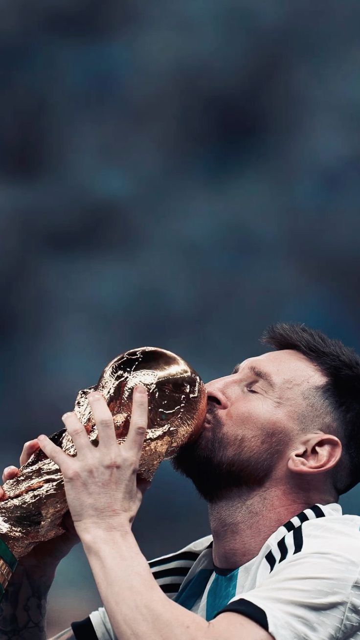 736x1308 Messi World Cup Wallpaper