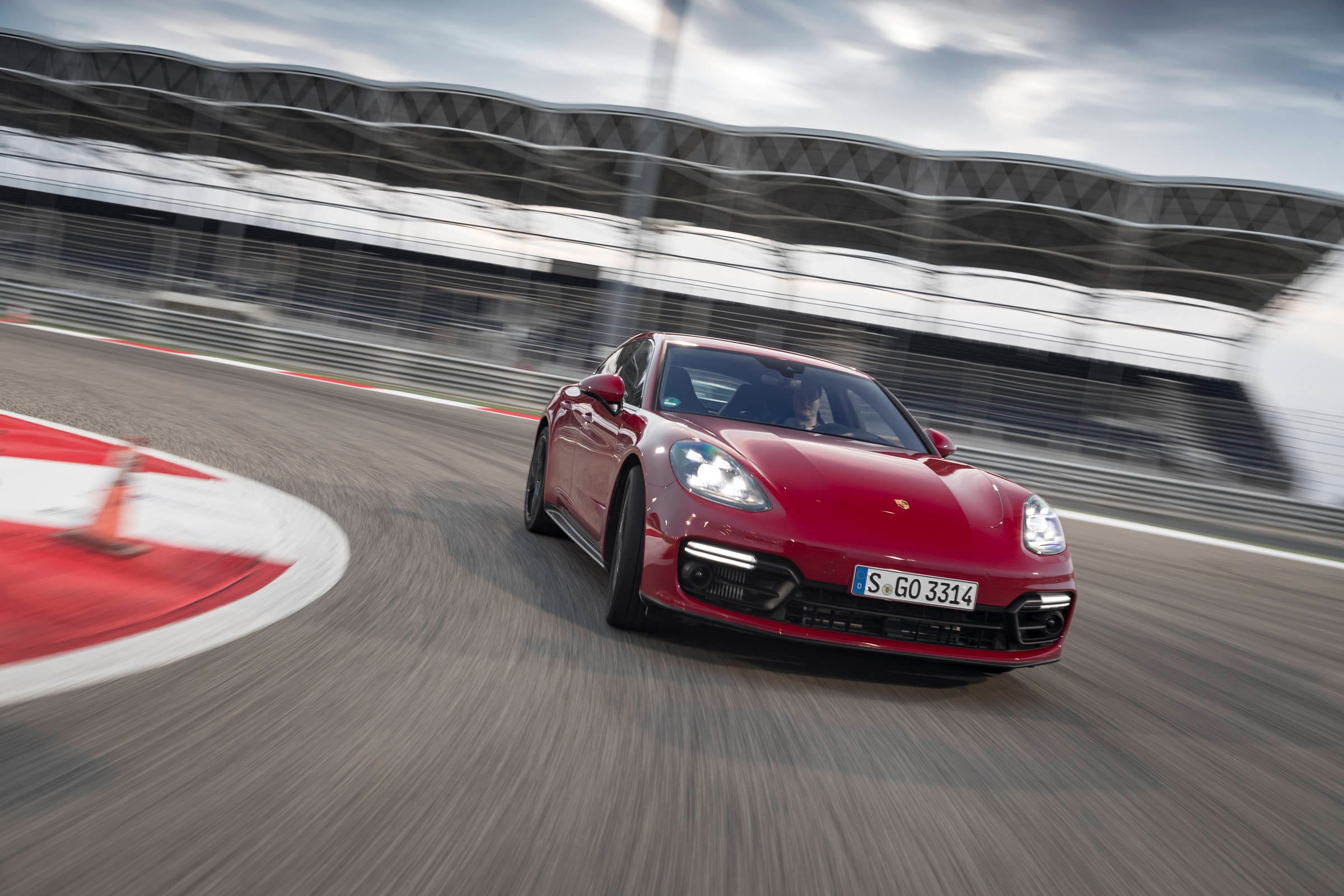 2400x1600 Porsche Panamera GTS and GTS Sport Turismo first drive: Chips anyone?