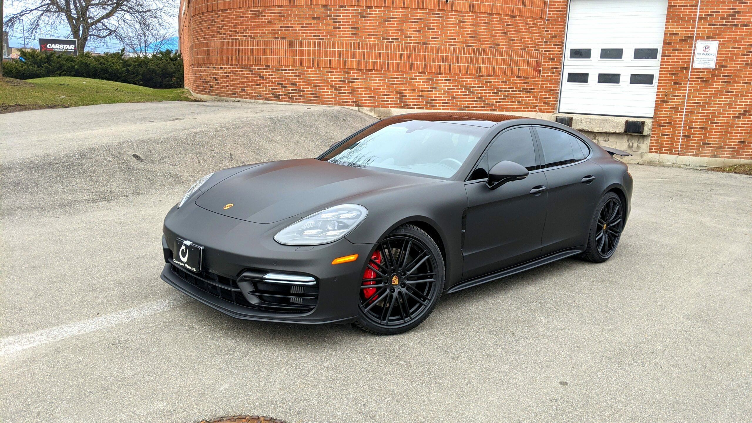 2560x1440 Porsche Panamera GTS Matte Met Black