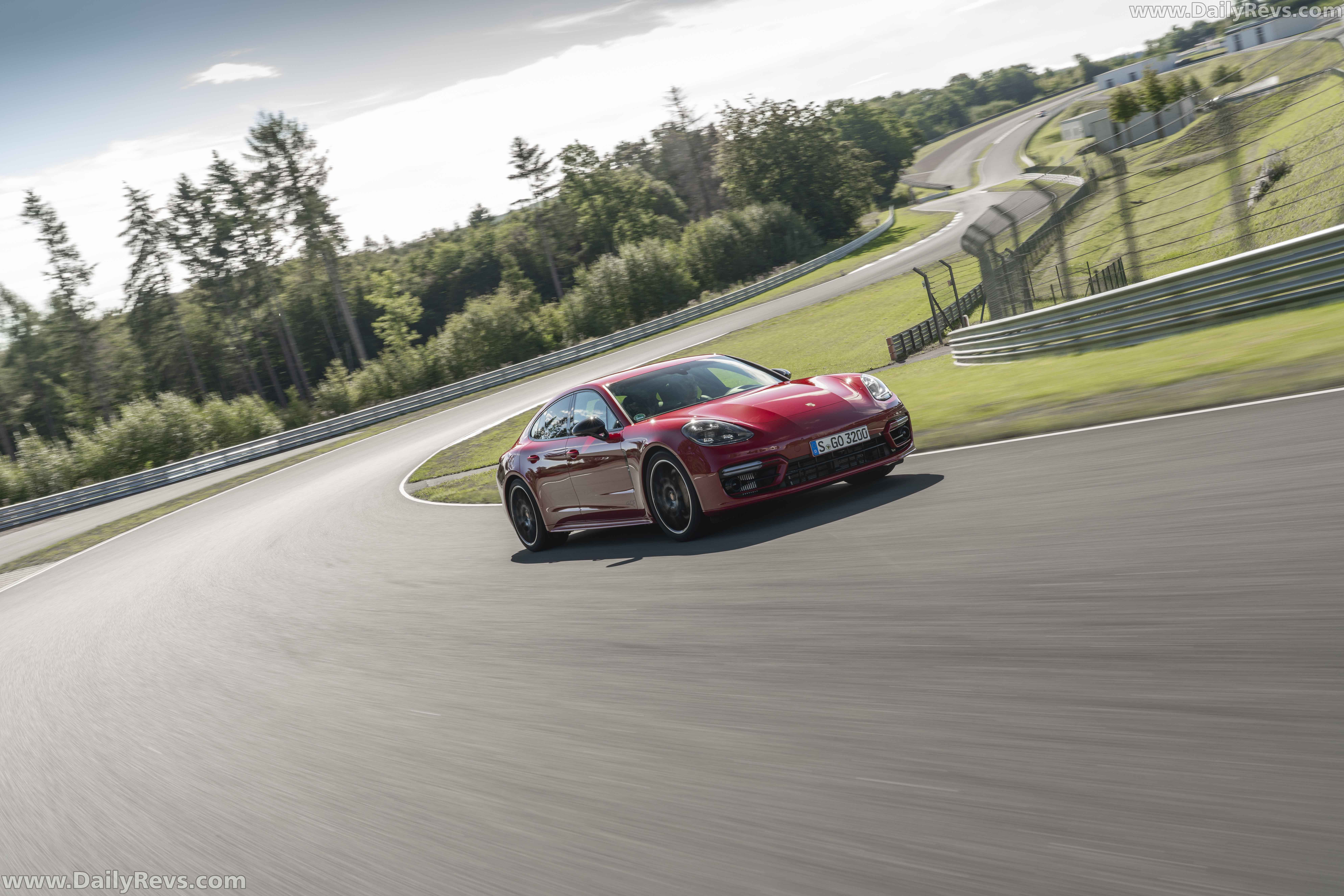 7952x5304 Porsche Panamera GTS HD Photo, Videos, Specs, Features & Price