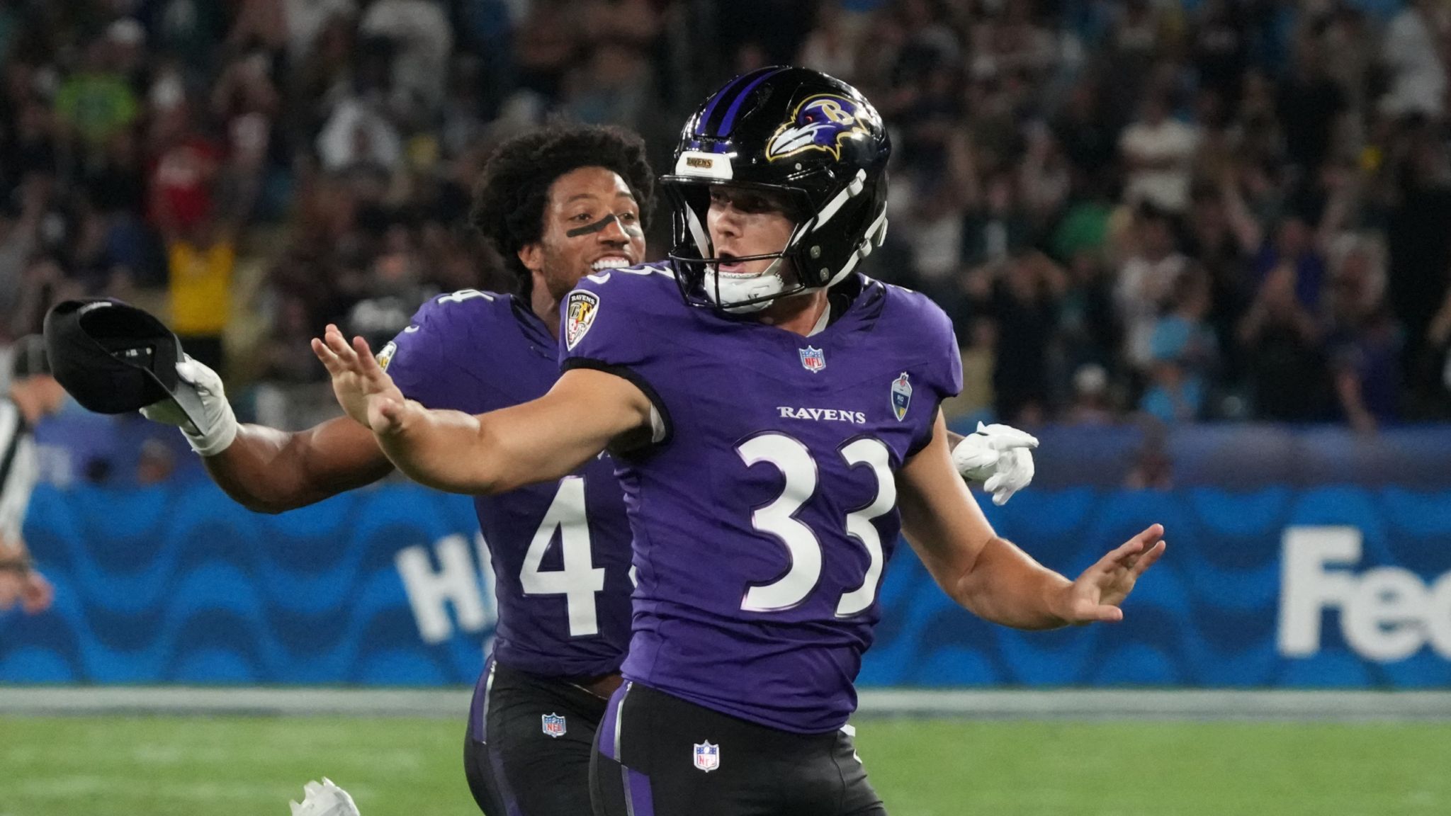 2048x1152 Ravens Cornerback Marlon Humphrey Posts Video From Inside Trump's Motorcade After Shipyard Visit