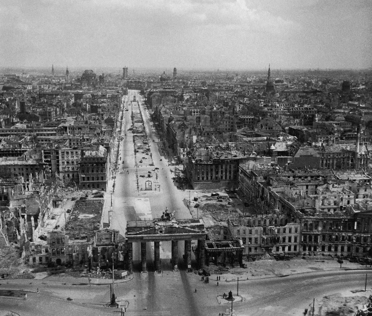1273x1080 Haunting Photographs of Berlin at the End of the World War II Historical Photo