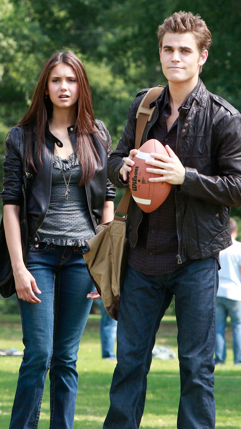 800x1423 Elena And Stefan, elena gilbert, stefan salvatore, the vampire diaries, HD phone wallpaper