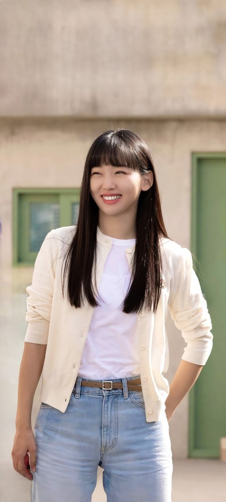 736x1637 Jin Ki Joo