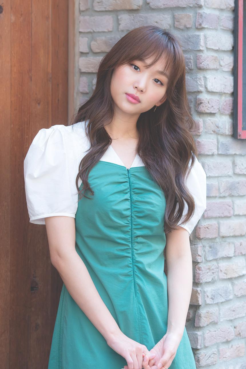 860x1290 Jin Ki Joo Wallpaper