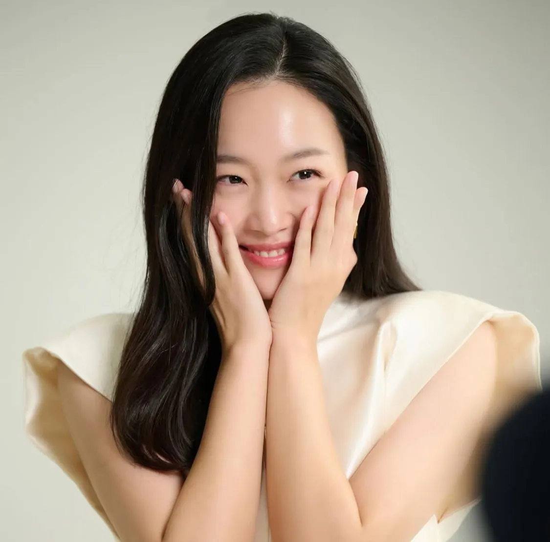 1125x1110 Portraits of Jin Ki Joo Showcasing Her Beautiful Visuals, Captivating Fans