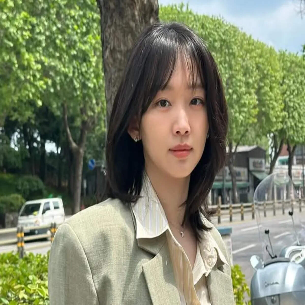 1200x1200 She Quit Her Stable Job At Samsung To Chase A Dream. Now, The Actress Of Netflix's Trending K Drama Has Gone Viral For Her Resignation Letter Economic Times