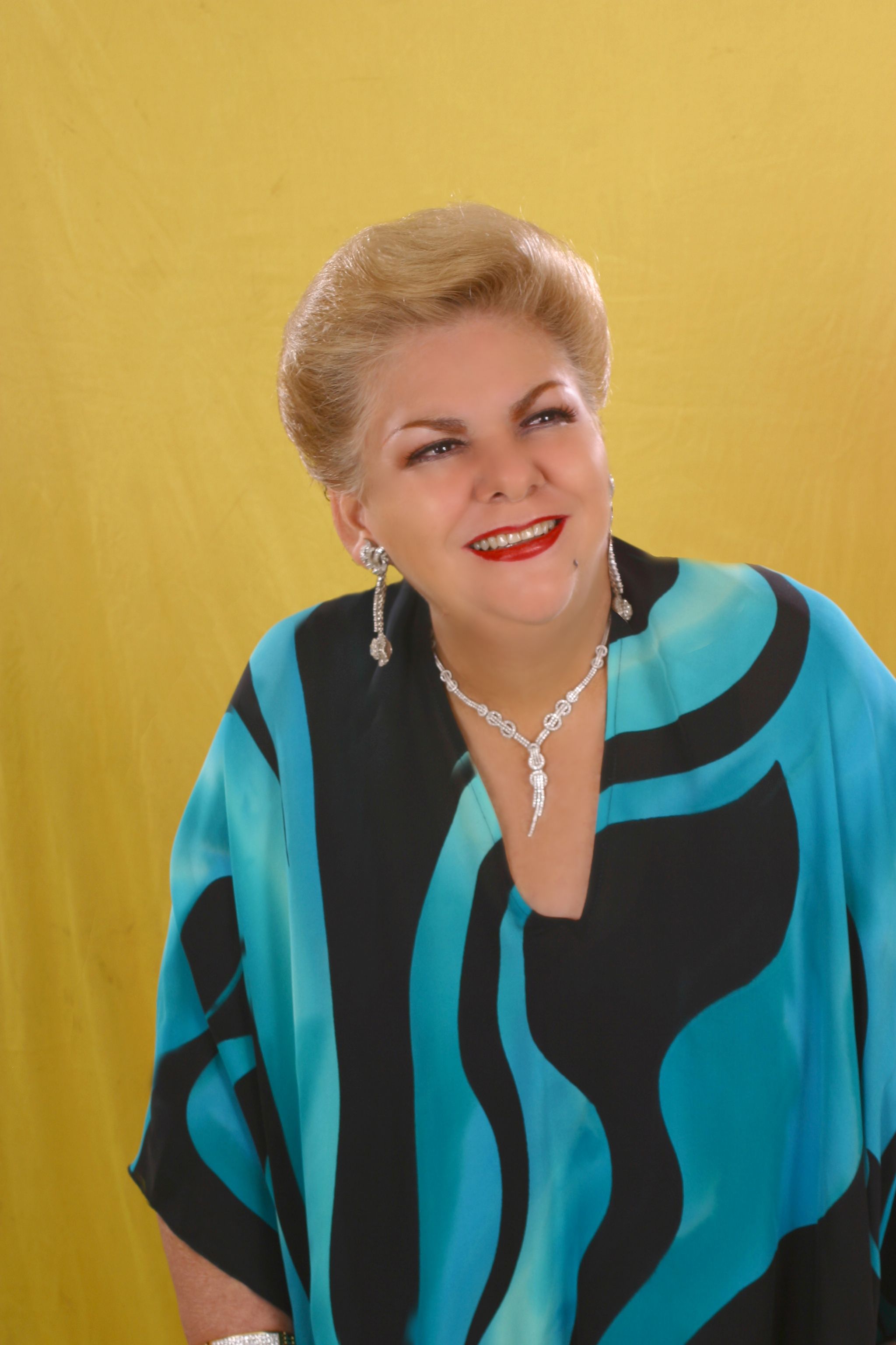 2048x3072 Paquita la del Barrio&M Group Entertainment Latin Artist