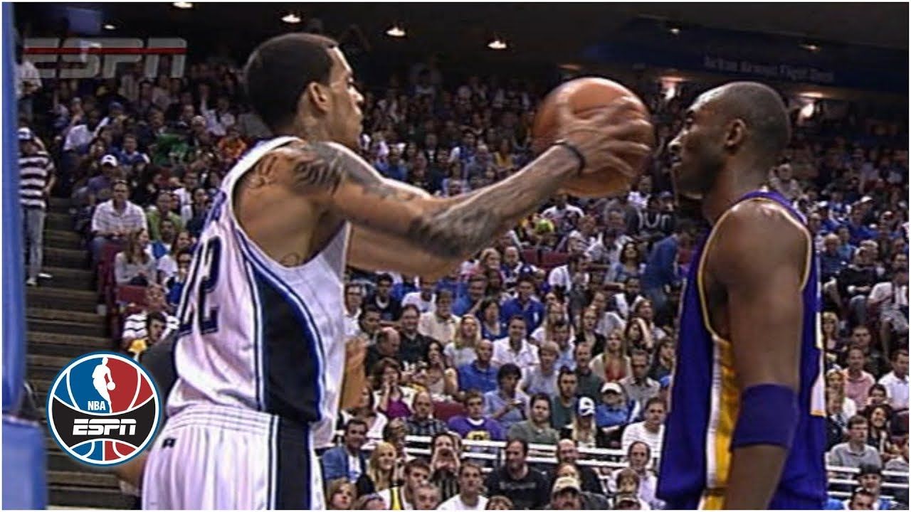 1280x720 Kobe Bryant doesn't flinch when Matt Barnes fakes pass at his face
