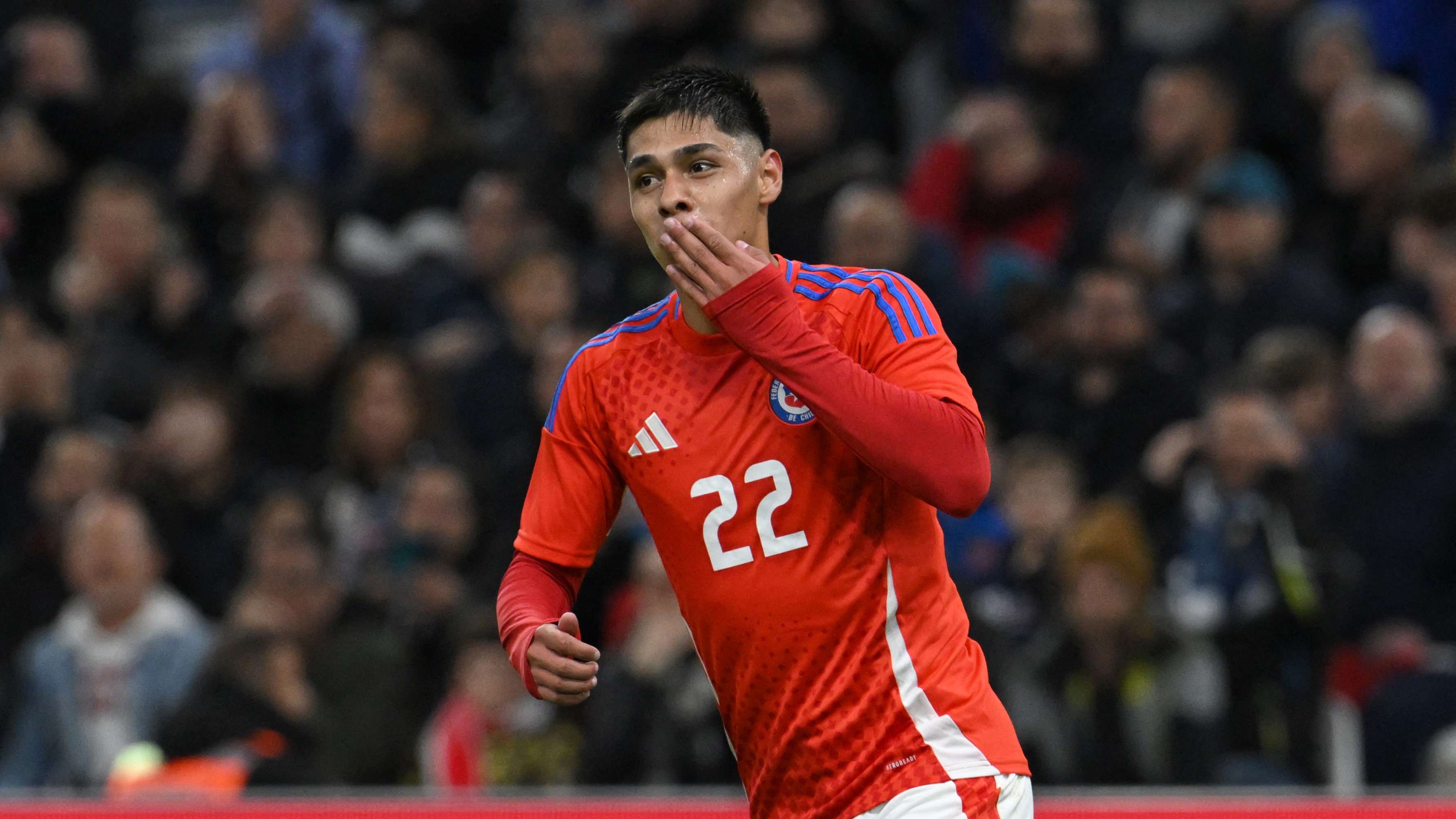 3566x2006 Arne Slot's first Liverpool signing? Reds linked with £8m bid for Chilean wonderkid this summer