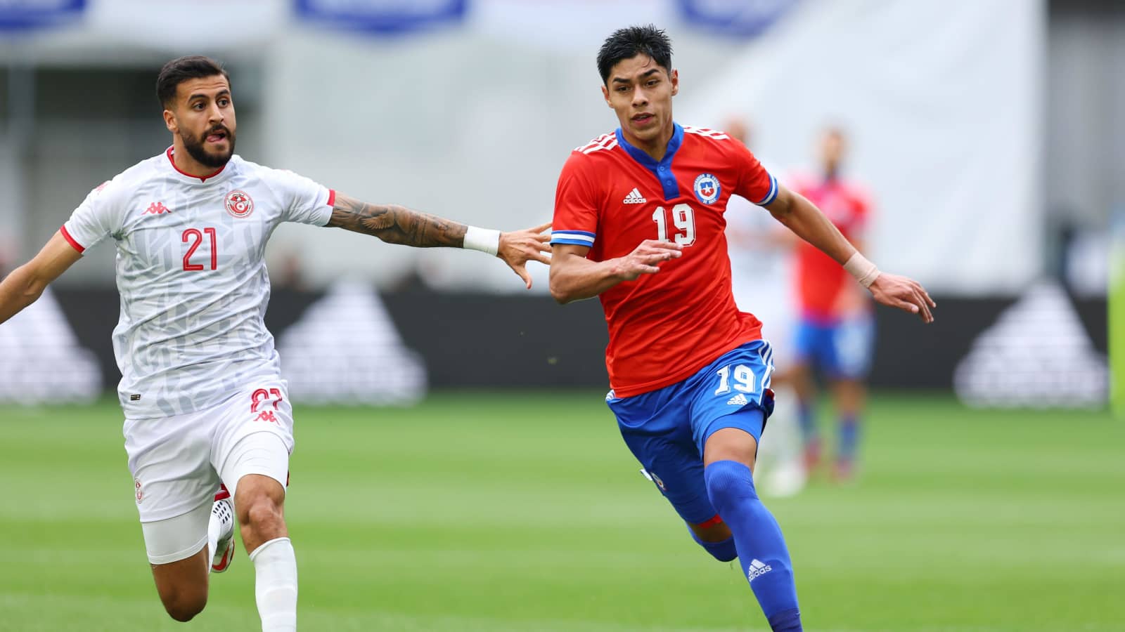 1600x900 Wolves Beat Serie A Giants To The Signature Of Red Hot Chile International Tipped For Greatness