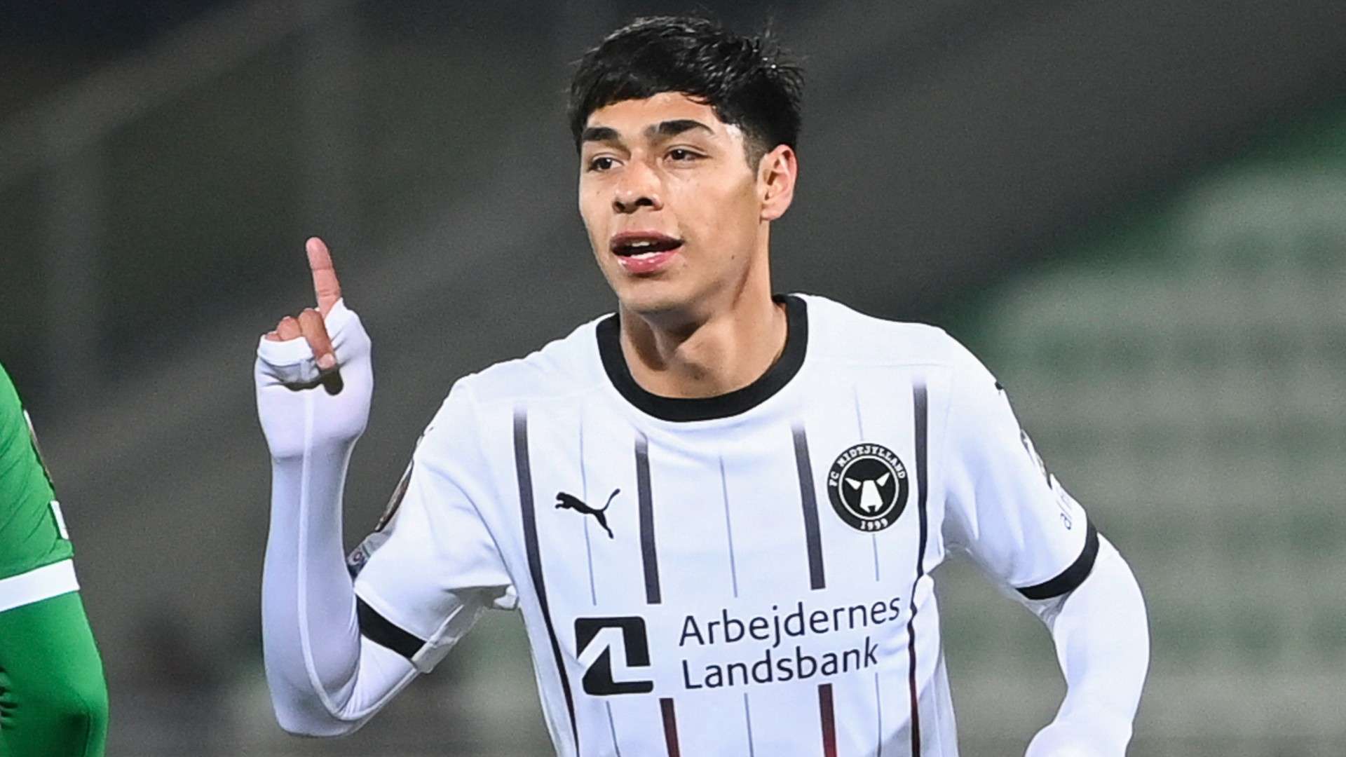 1920x1080 Intensives Scouting: FC Bayern Ist Angeblich Hinter Chile Talent Her. Goal.com Deutschland