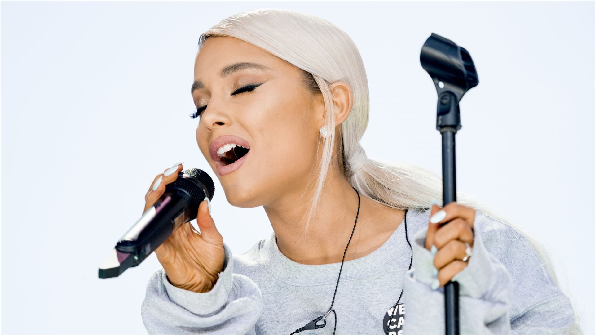 1920x1080 ariana grande live Mac Wallpaper Download