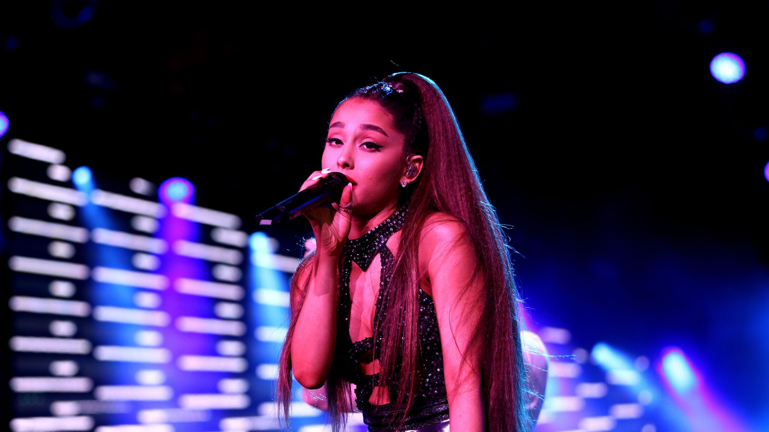 2560x1440 Ariana Grande Lets Her Hair Down for R.E.M. Beauty Teaser