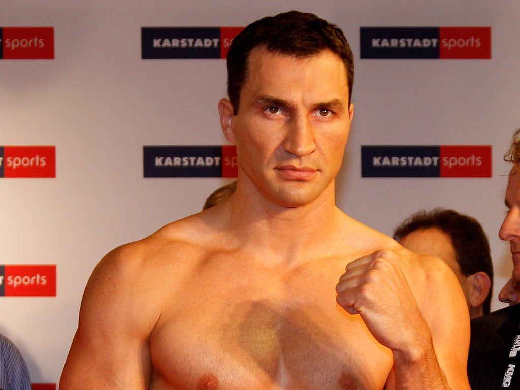 1024x768 Boxing: Klitschko faces small problem