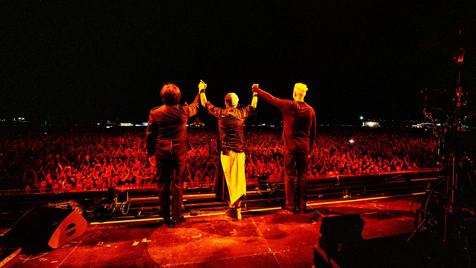 1920x1080 Ärzte Fotobuch Nackt Im Wind: Glücklich In Den Clubs
