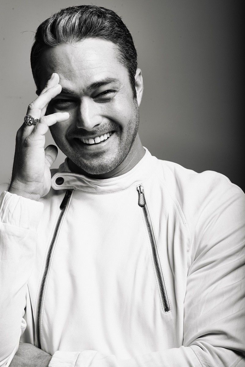 801x1200 Taylor Kinney Wallpaper