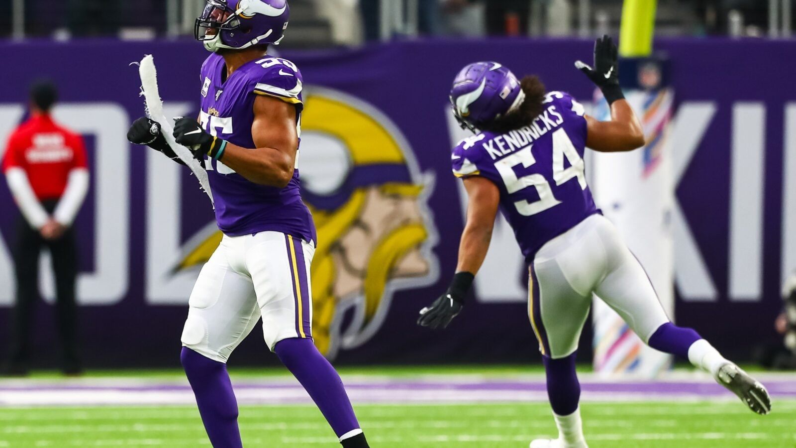 1600x900 Former Vikings Linebacker Turned Podcaster Back