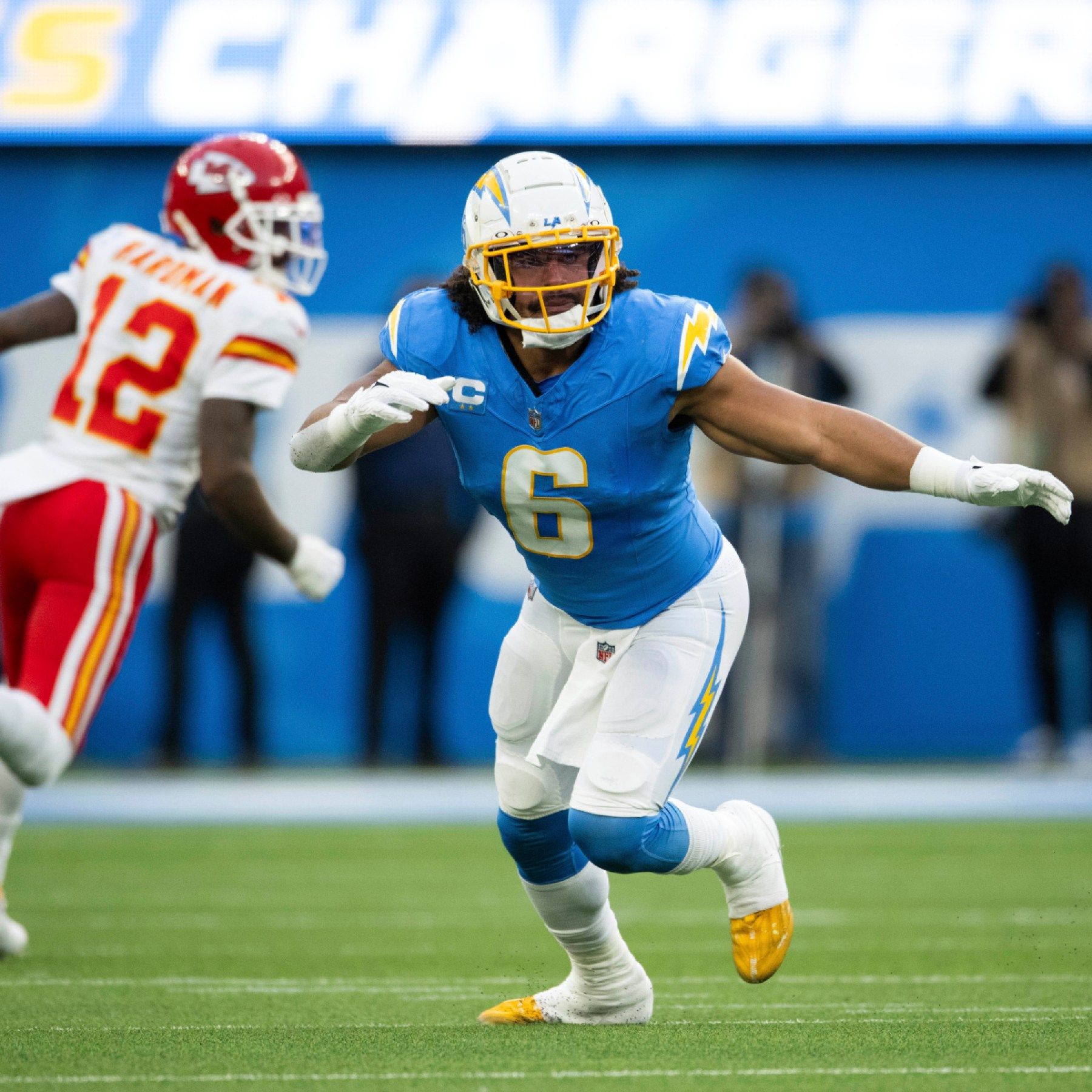 1800x1800 Chargers release linebacker Eric Kendricks, clearing $6.5 million in salary cap space