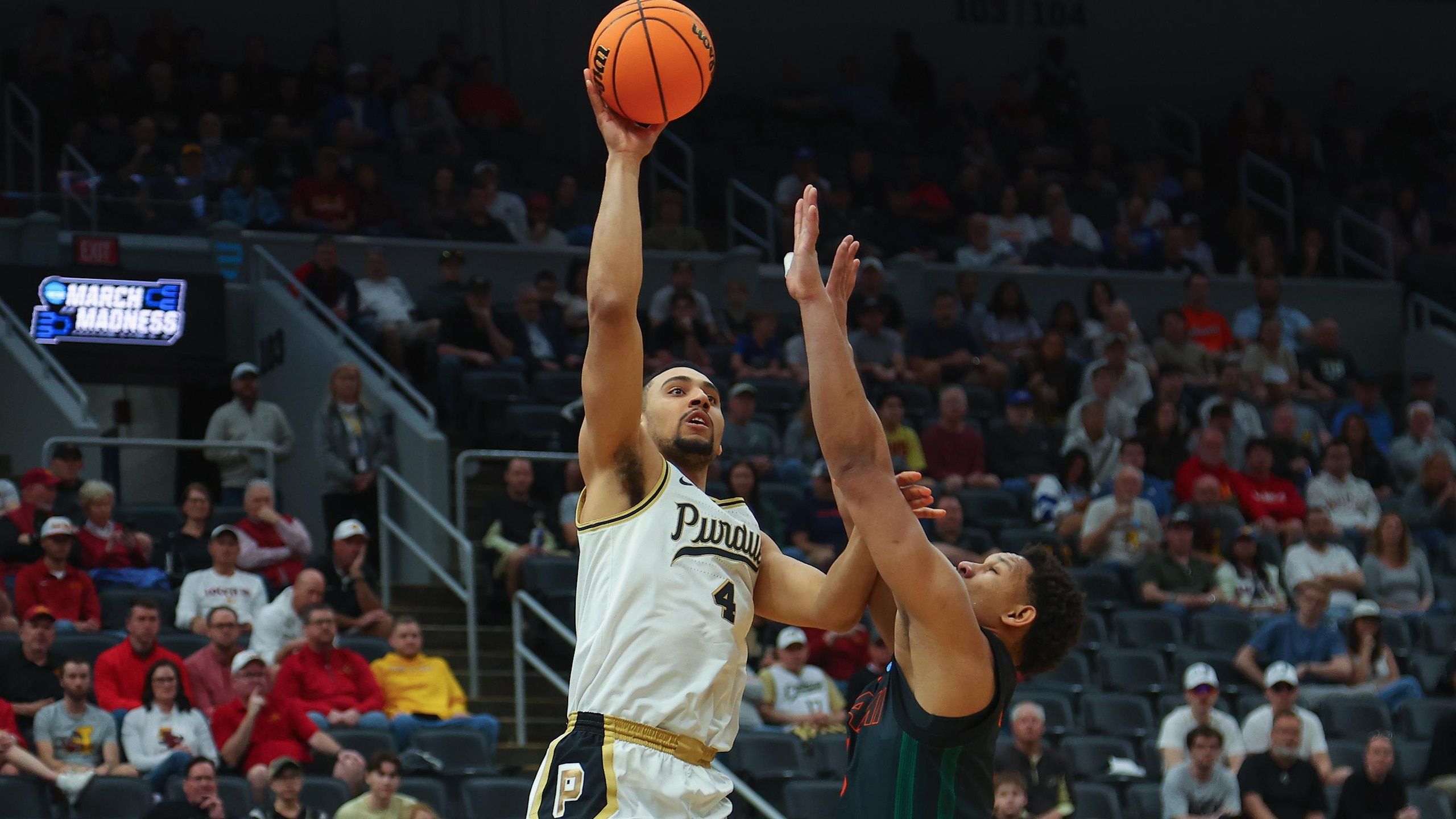 2560x1440 Braden Smith, Purdue Beat Miami, Fans Excited for Sweet 16 vs. Texas in 2026 March Madness
