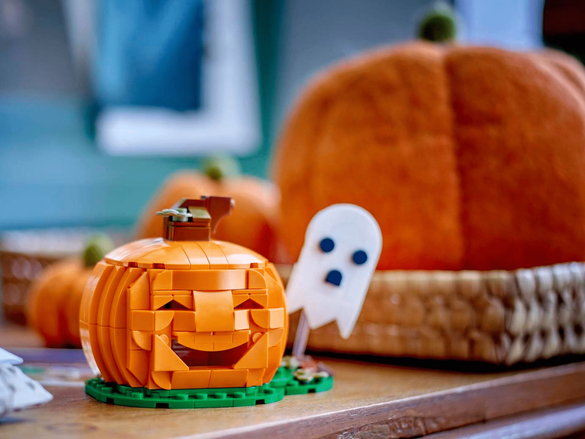 2048x1536 Halloween Brick Party. Adult Workshop. Unique State Art