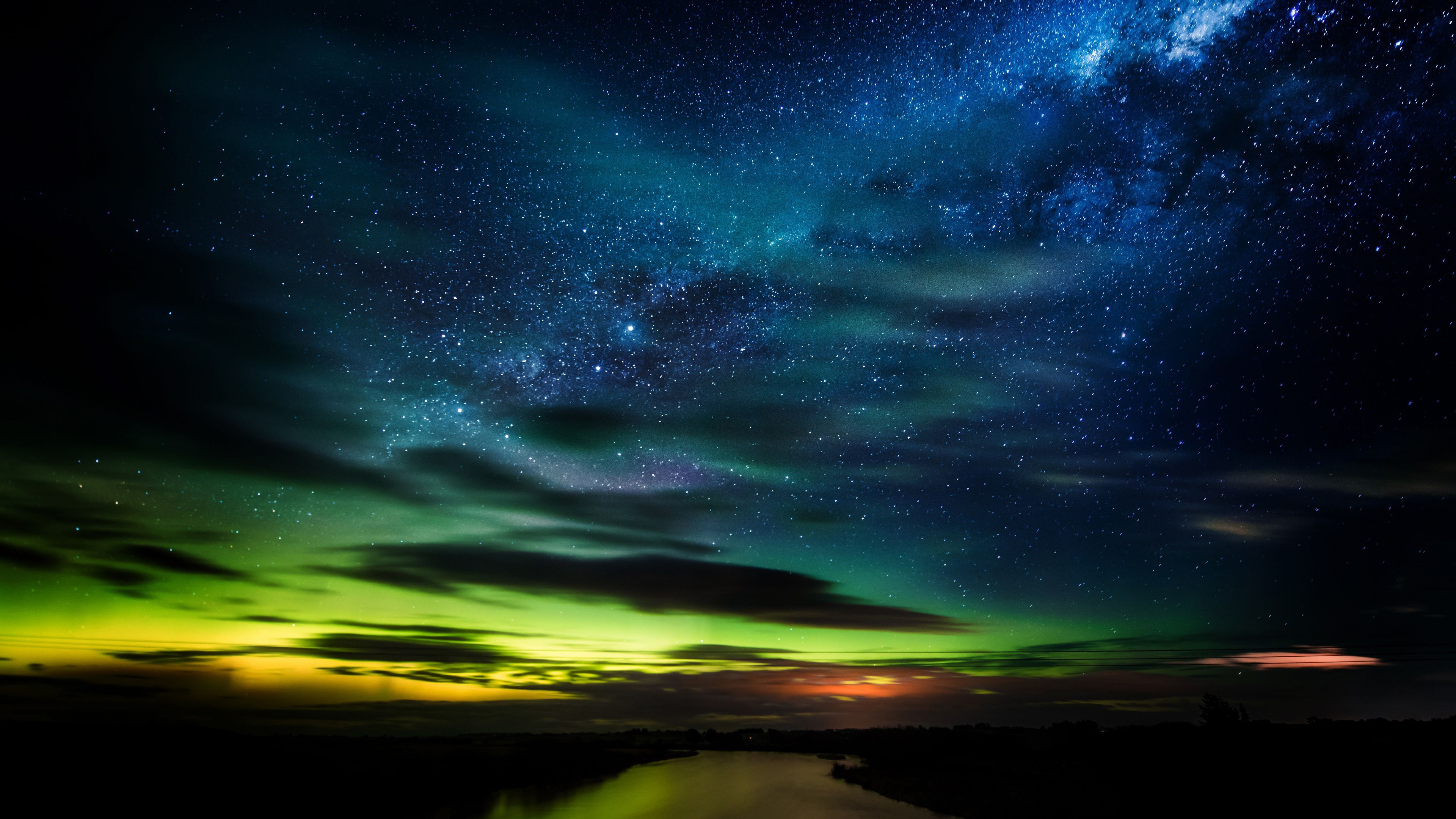 3840x2160 Aurora Australis (Southern Lights) in New Zealand