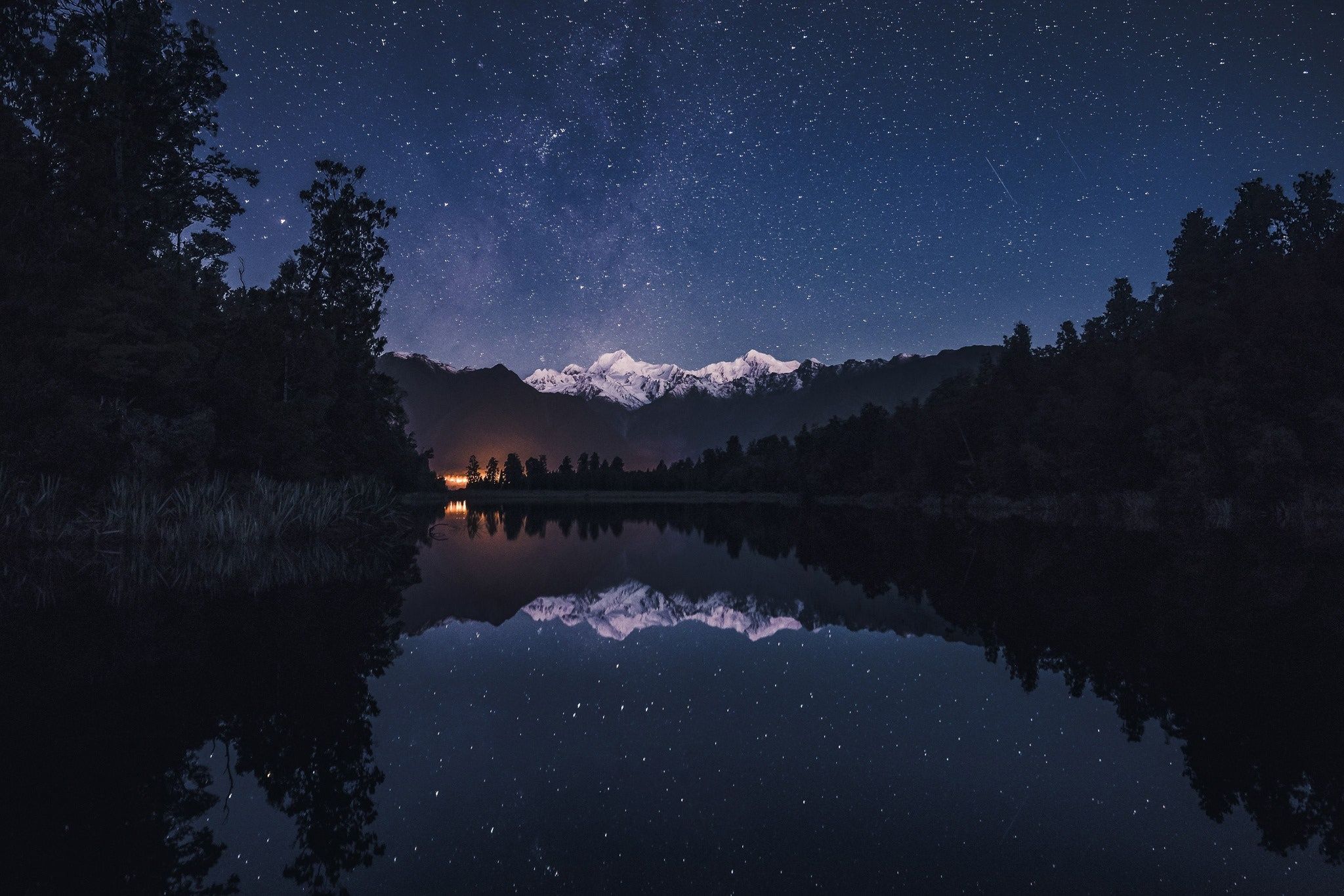 2048x1365 Free forest, the sky 2K wallpaper for desktop and phone