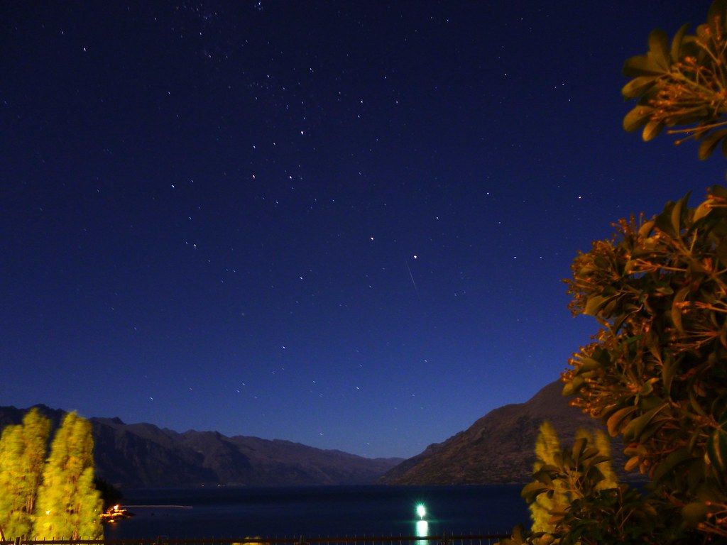 1024x768 Starry night sky over Queenstown N.Zealand Southern