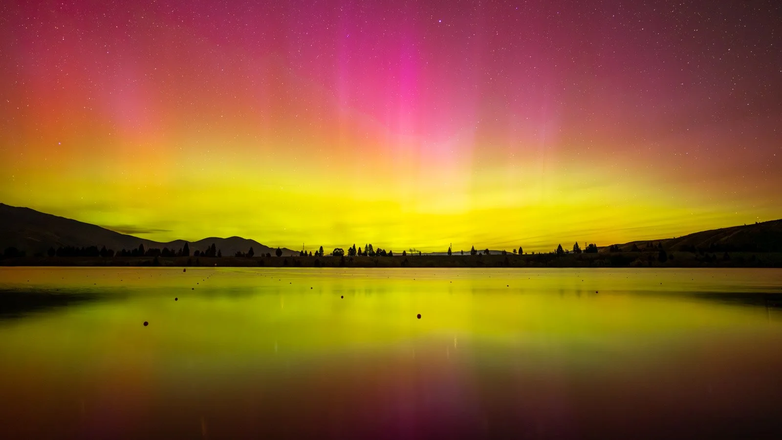 1600x900 Guide to Best Places to See Aurora Australis in NZ Tips on How to Capture Southern Lights