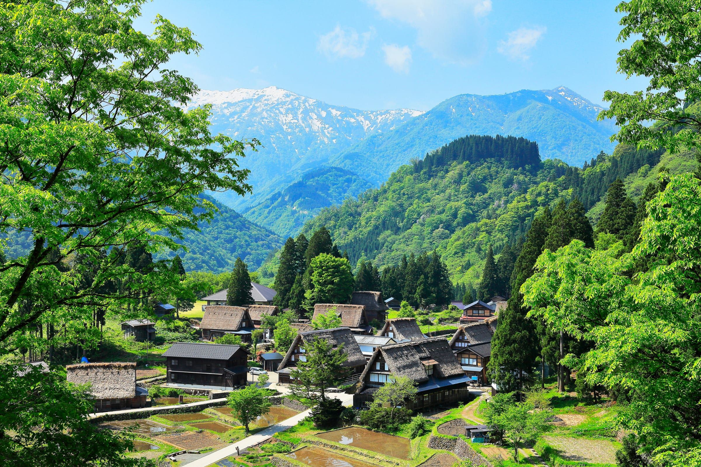 2400x1600 Explore the magic of Toyama Travel Planner