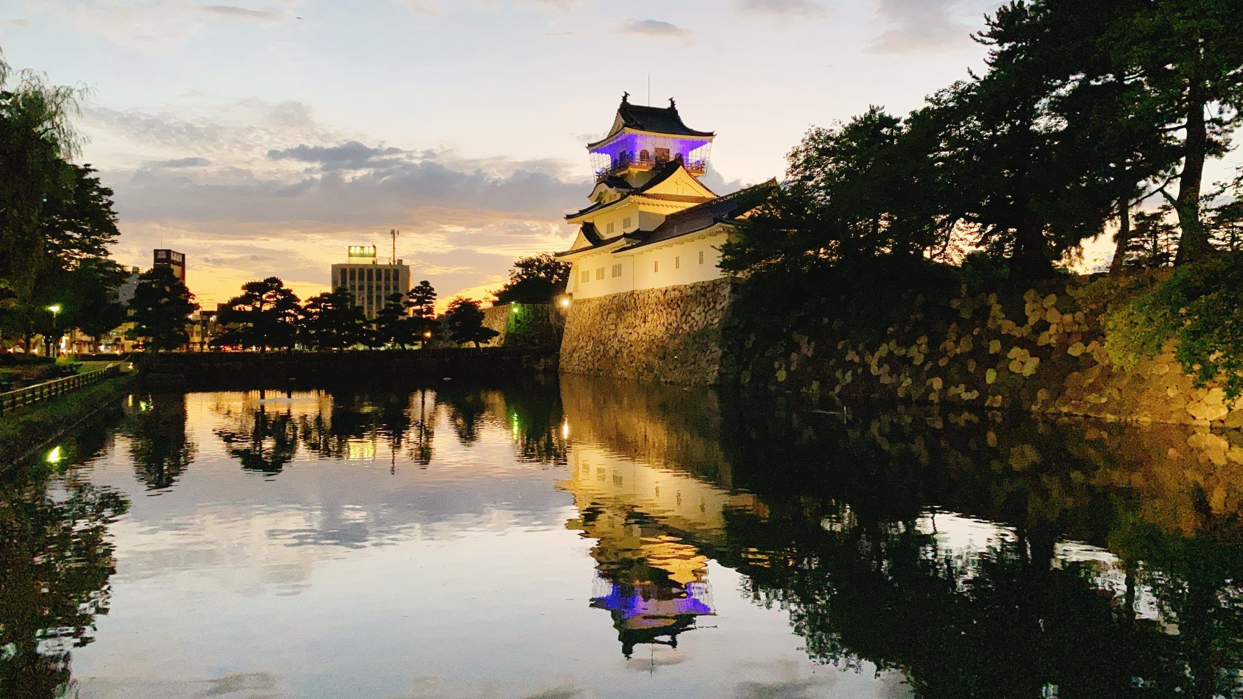 2560x1440 Places to Go in 2025TOYAMA, Japan