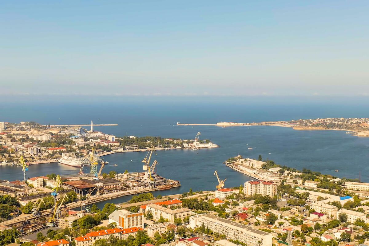 1200x800 A state of emergency was declared in Crimea after the spilled oil reached the shores of Sevastopol