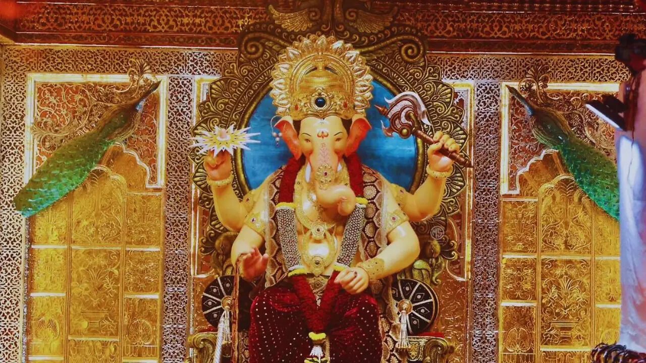 1280x720 Ganesh Chaturthi 2024: Mumbai's Iconic Lalbaugcha Raja First Look OUT