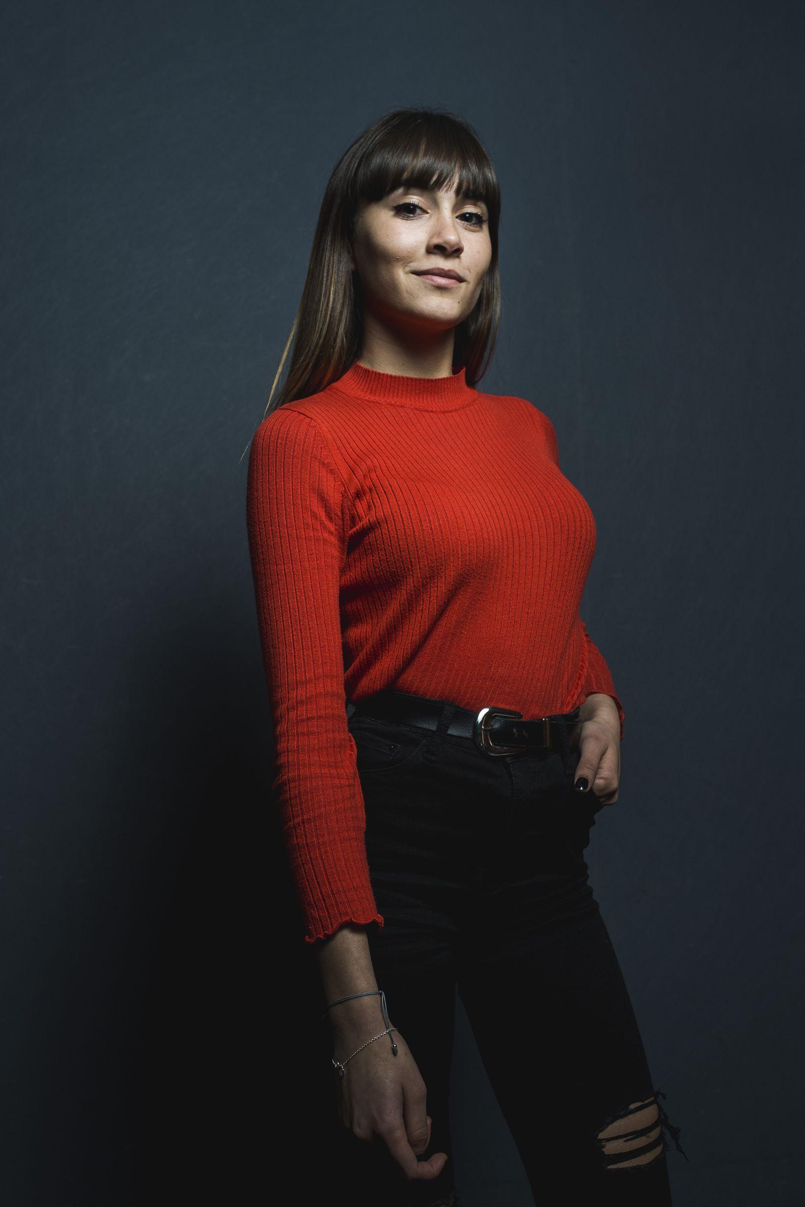 1600x2400 Aitana Ocaña Wallpaper