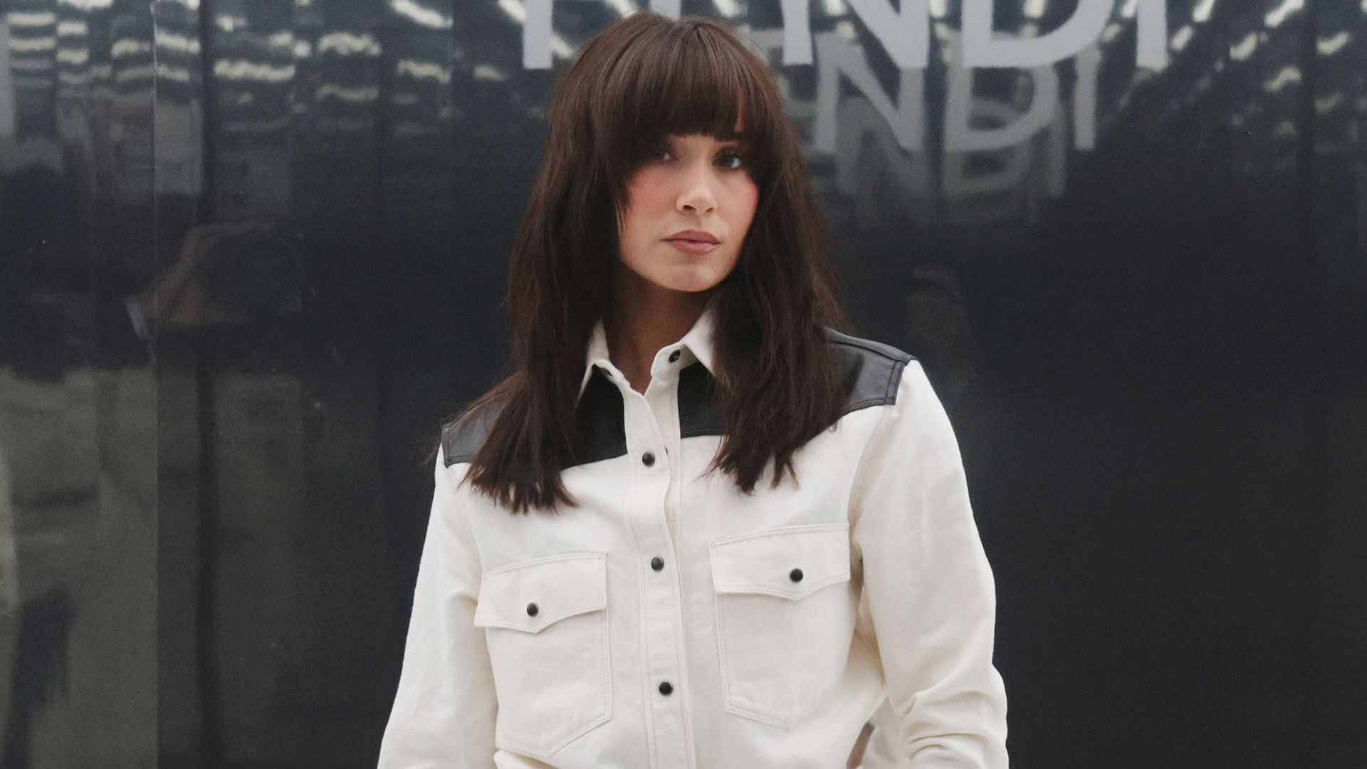 1920x1080 Aitana sorprende con un conjunto vaquero en el desfile de Fendi durante la Semana de la Moda en Milán. ¡HOLA!