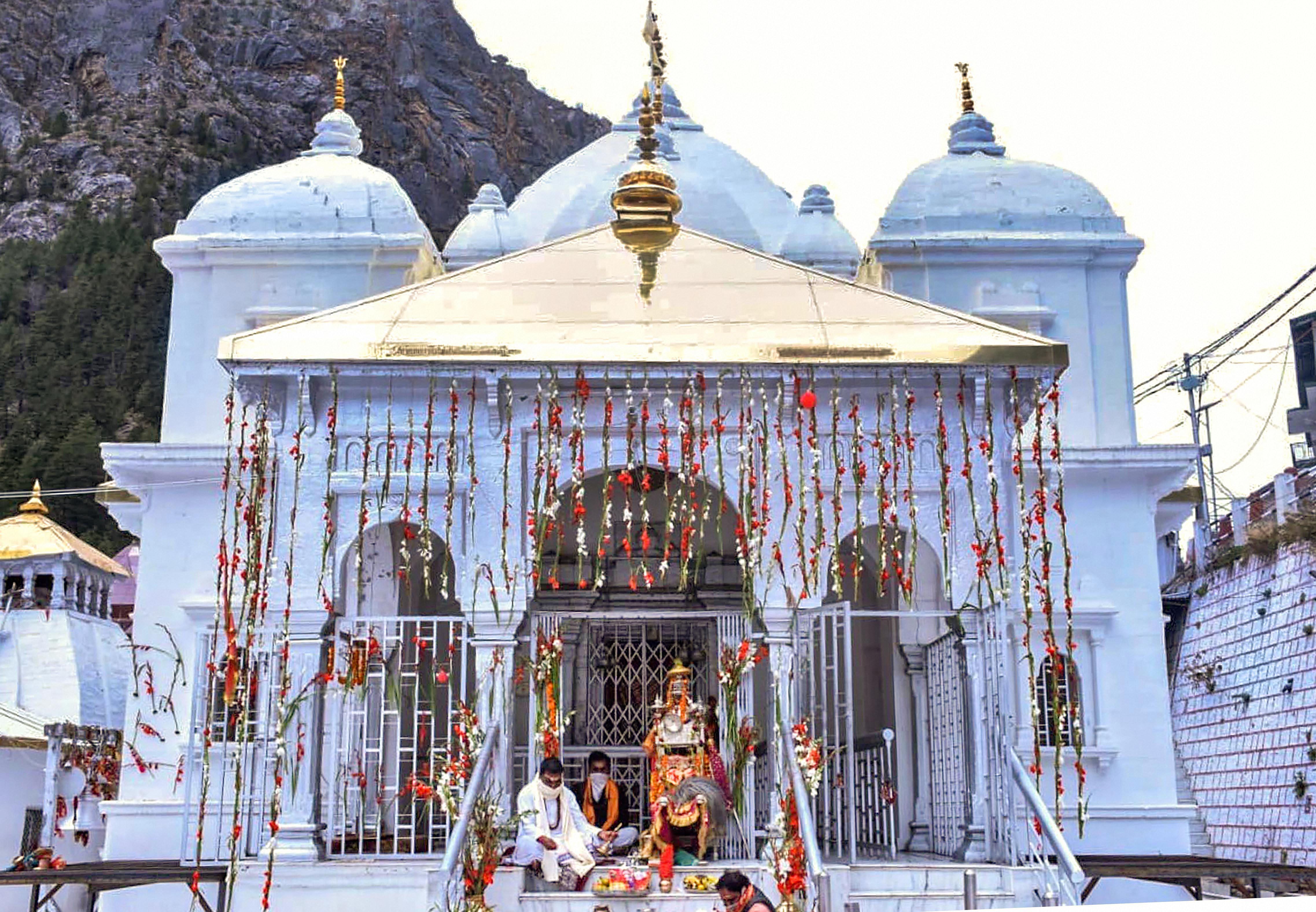 4550x3153 Gangotri Temple Closes for Winter