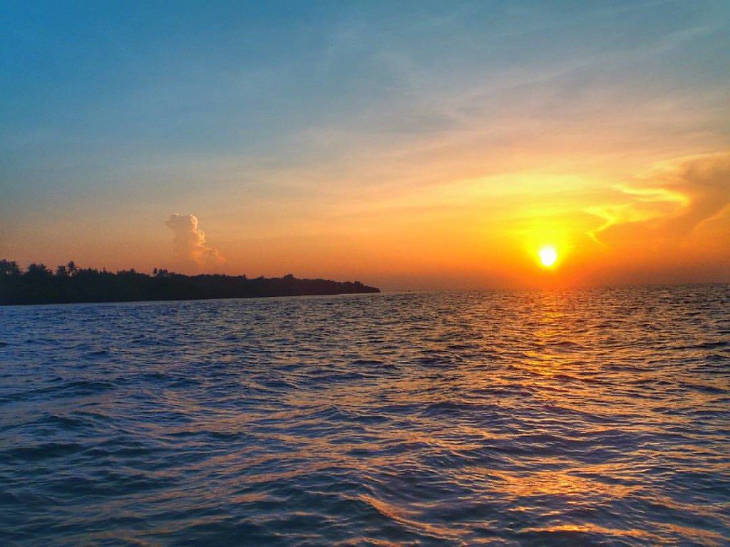 1024x768 sunrise for new beginning. #tundaisland #banten #indones