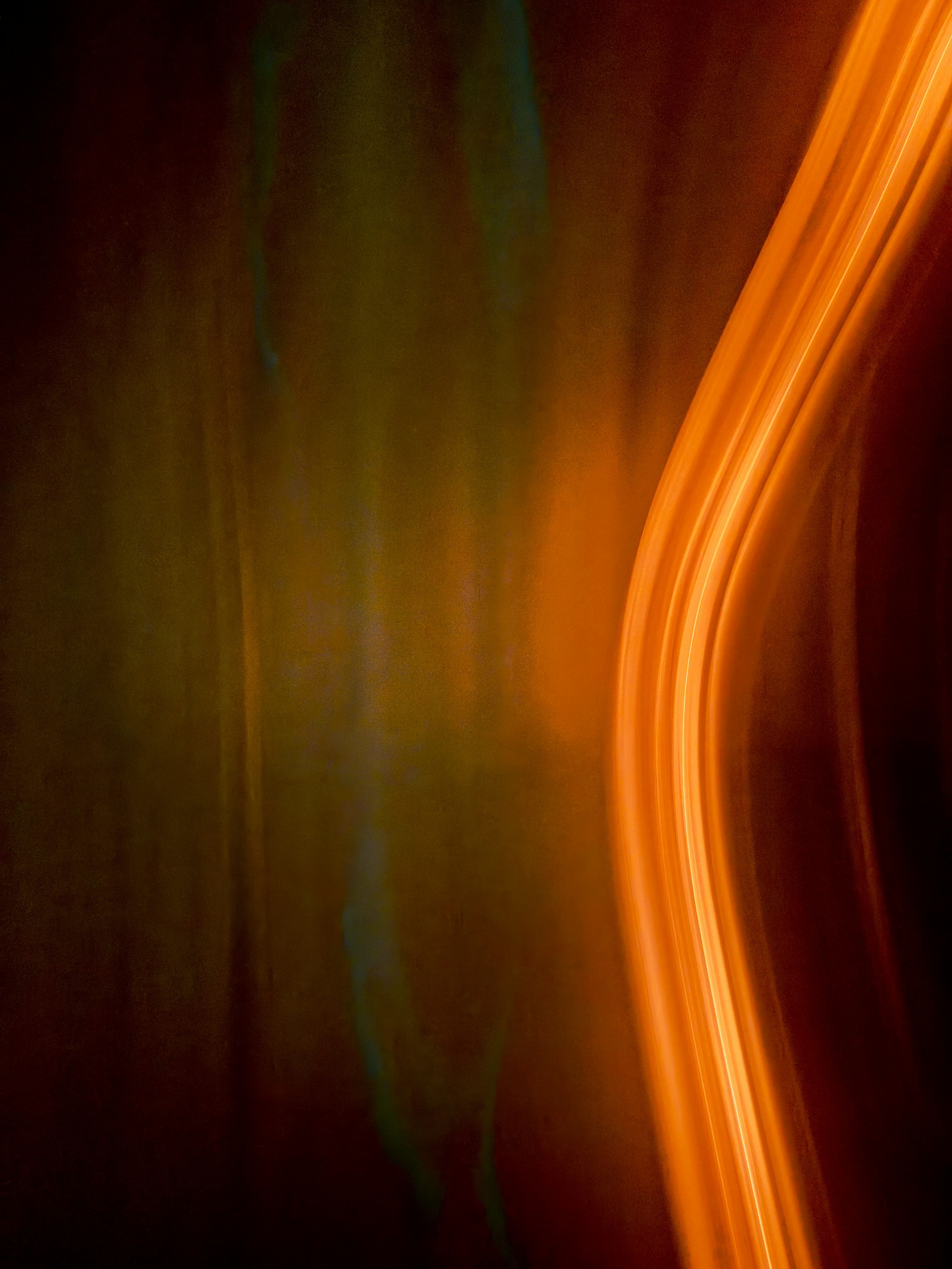 3000x4000 Abstract orange and green light streaks