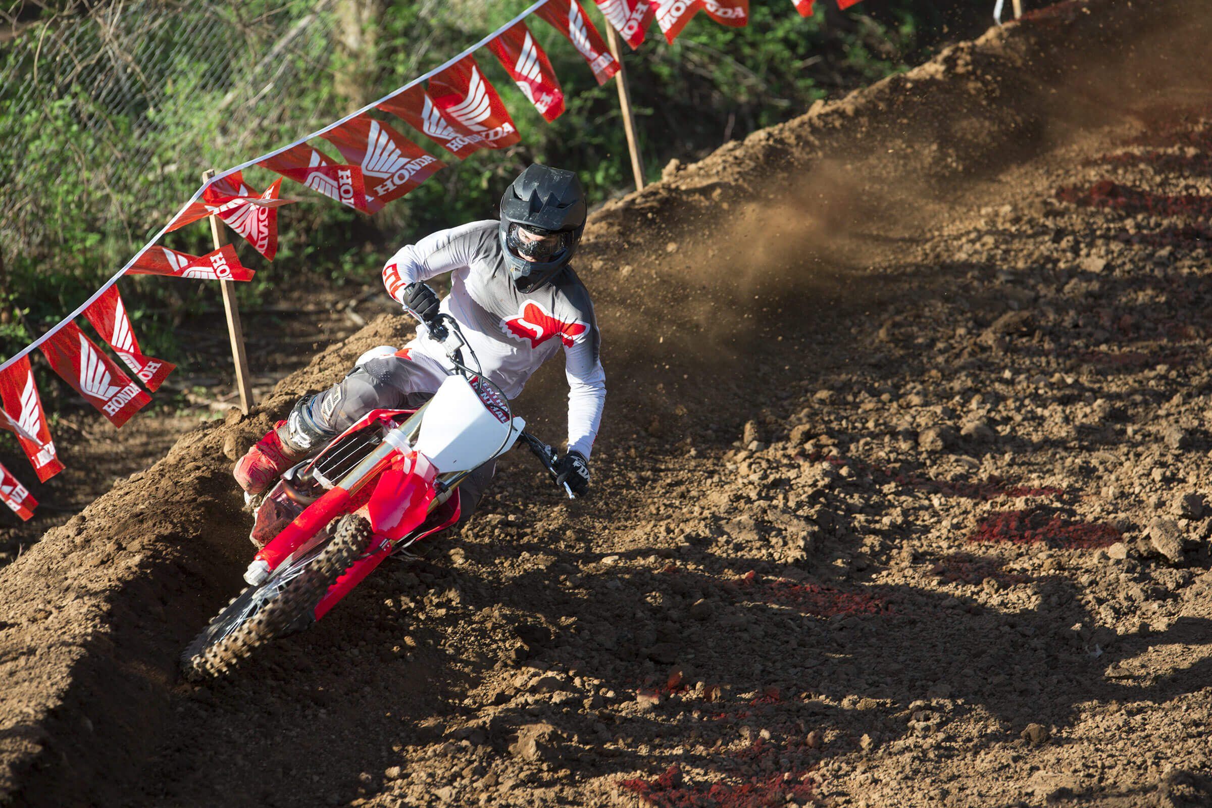 2400x1600 Honda CRF250R Wallpaper