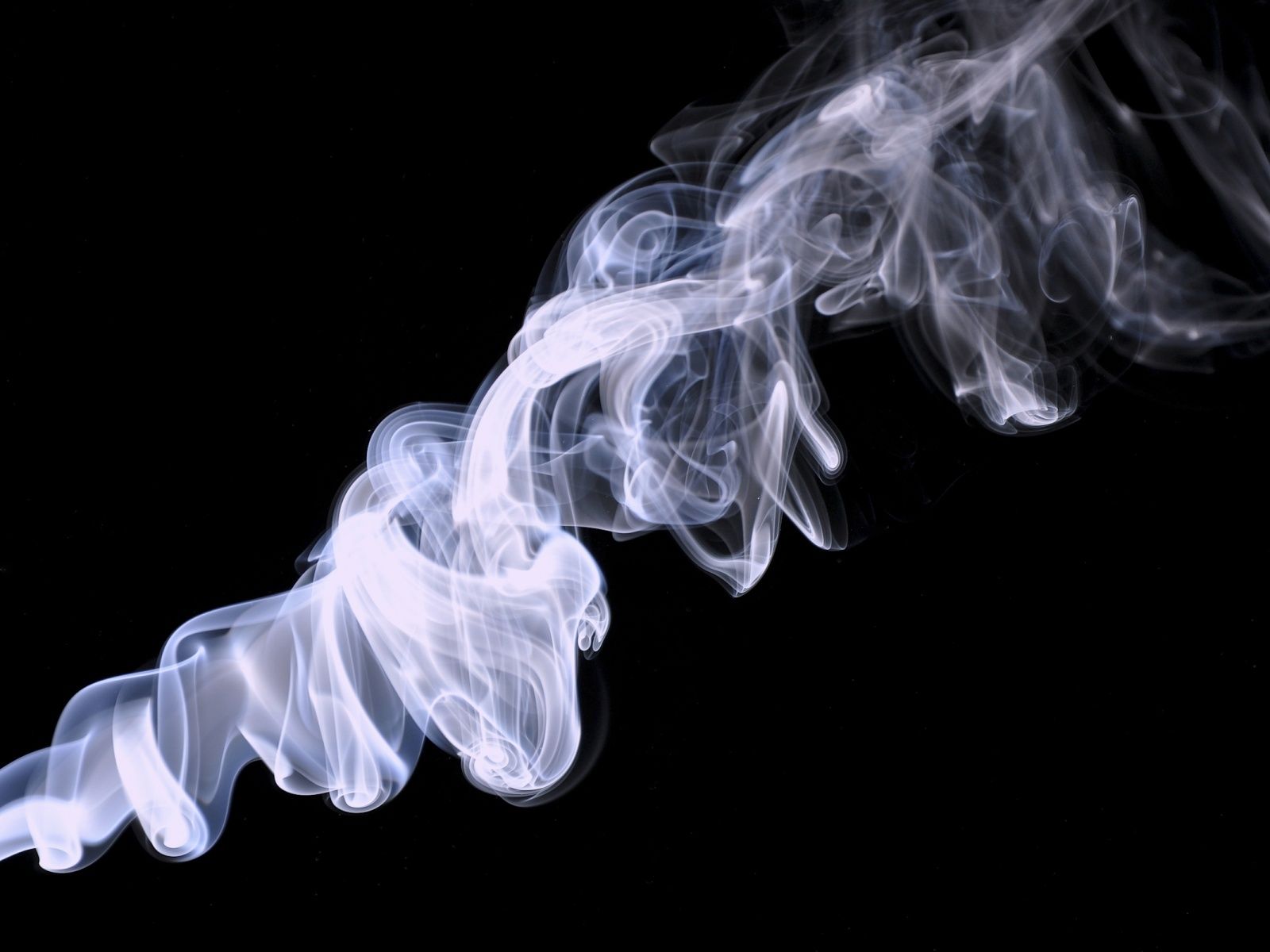 1600x1200 X Ray Smoke 4K UHD Wallpaper For UltraHD Desktop And TV : Dual Monitor : Smartphone And Tablet Devices