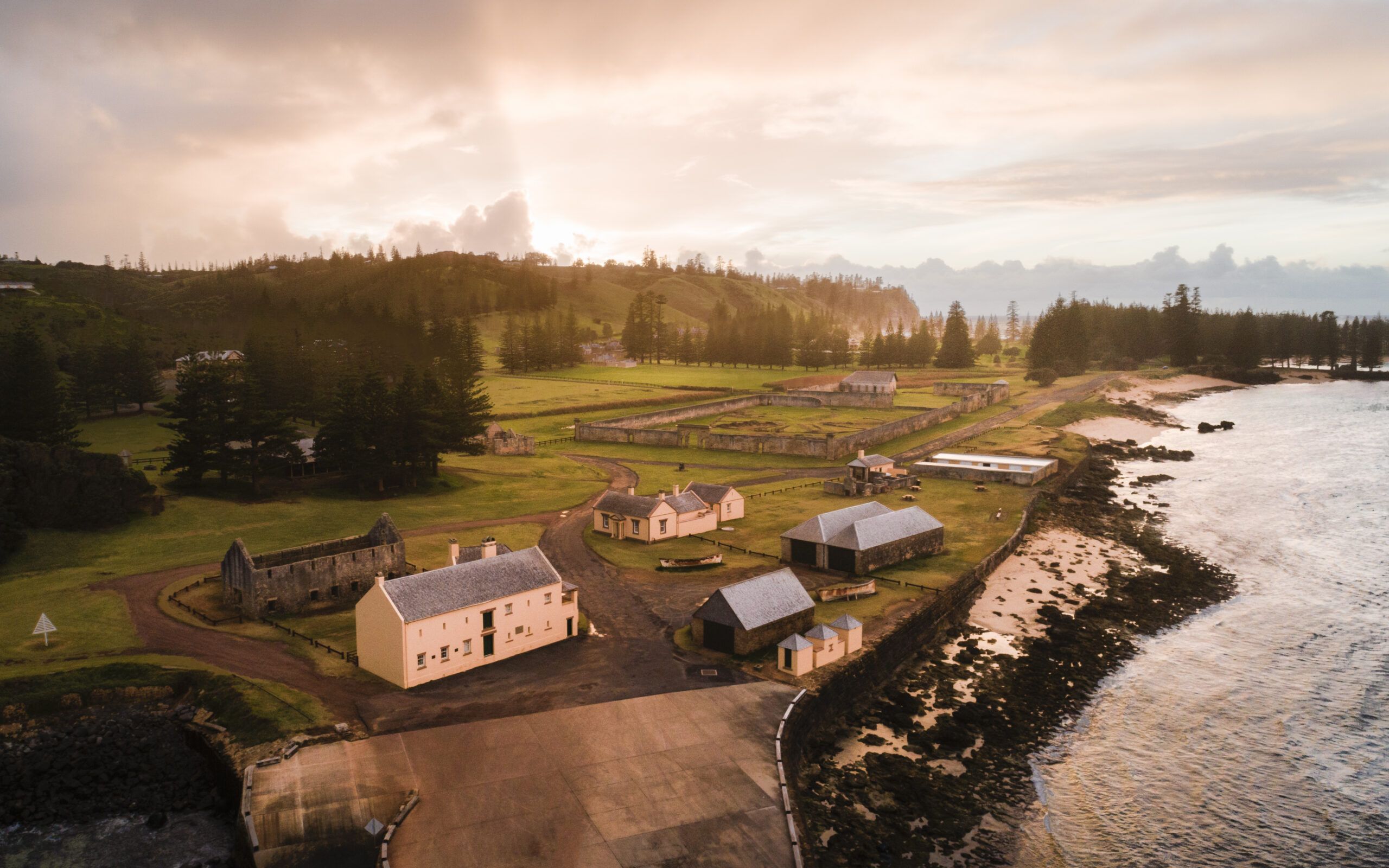 2560x1600 Follow your curiosity to Norfolk Island