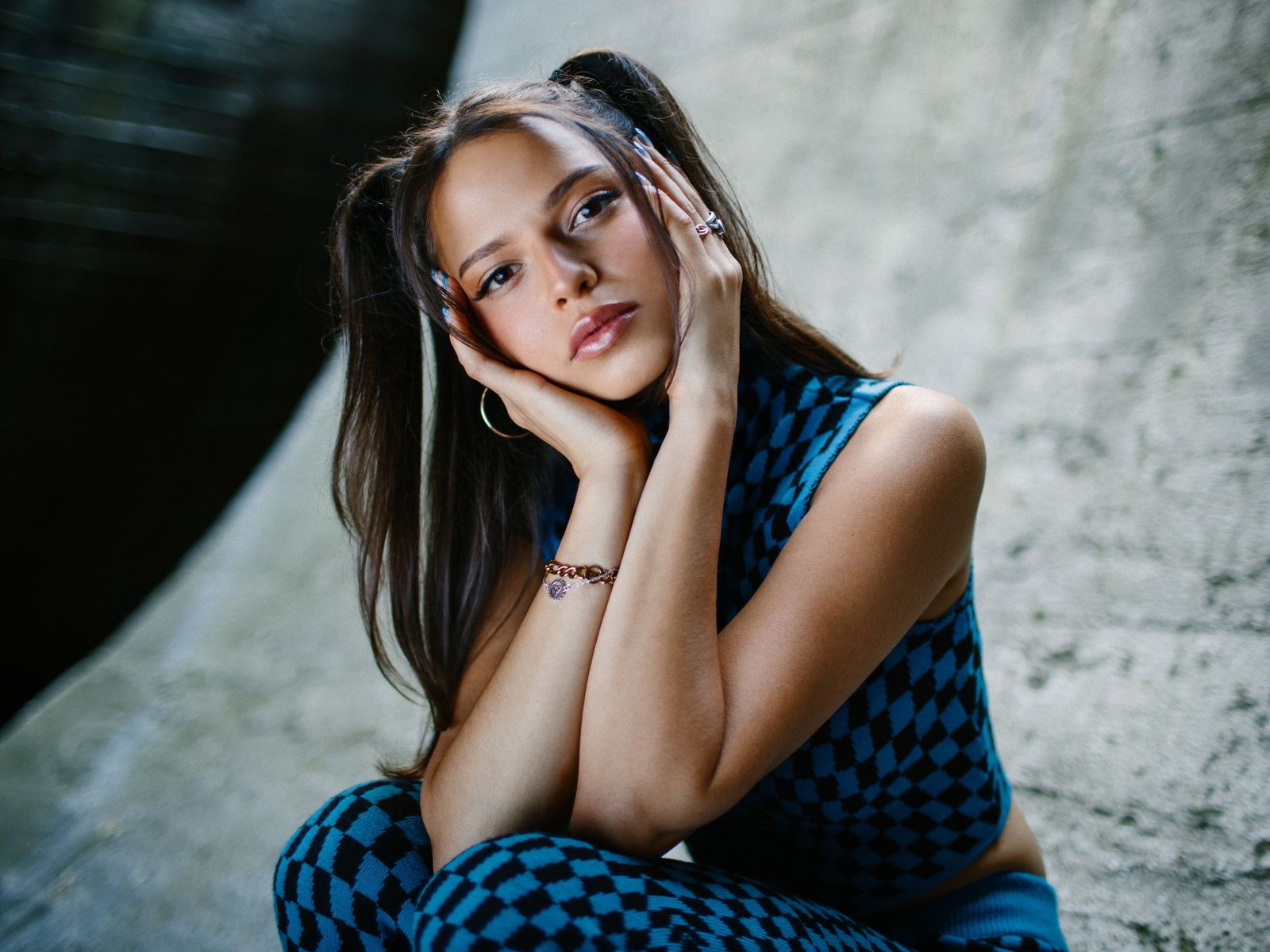 1600x1200 Nina Chuba (präsentiert von delta radio)