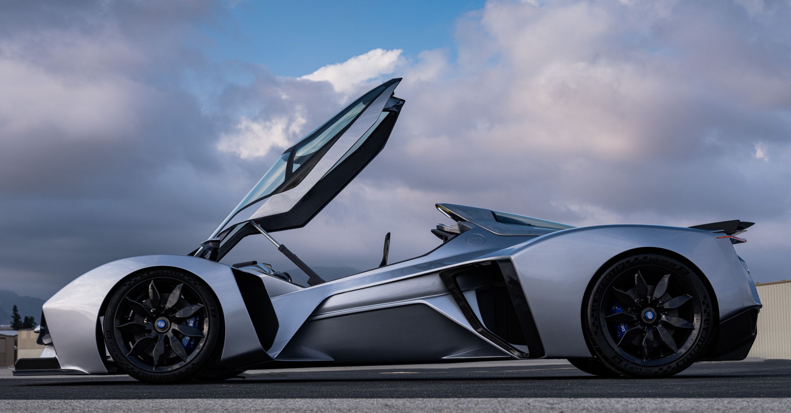 2550x1332 The Delage D12 French Hypercar Aims To Make History With World Speed Record