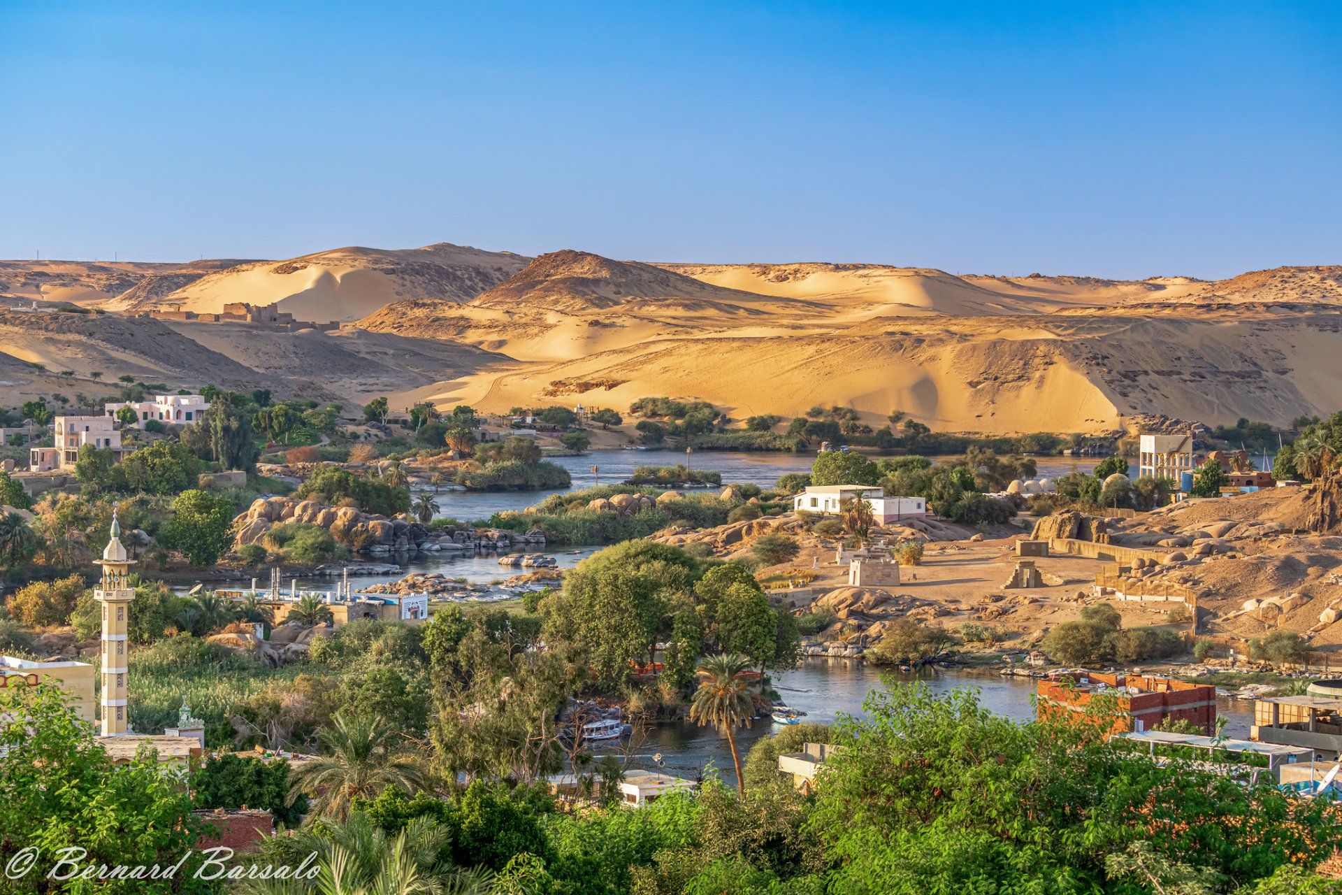 1920x1280 Stunning HD View Of Egypt's Timeless Man Made Oasisx1365
