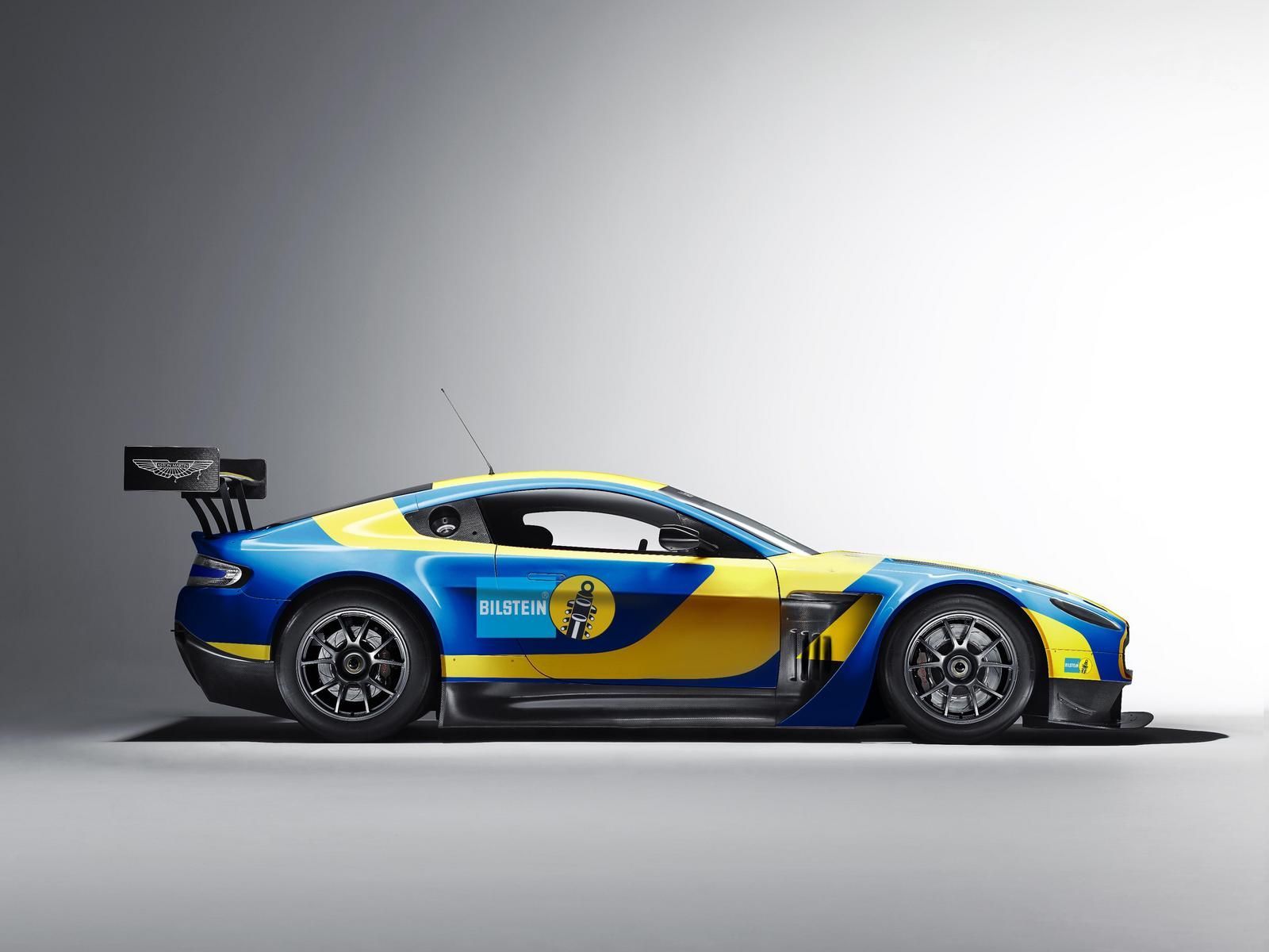 1600x1200 Aston Martin to Contest Nurburgring 24 Hours with Bilstein