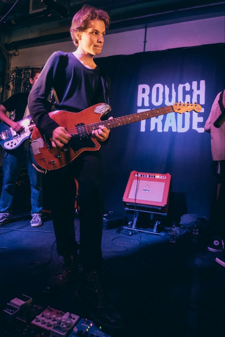 736x1101 Geordie Greep from Black Midi live Rough Trade 2019