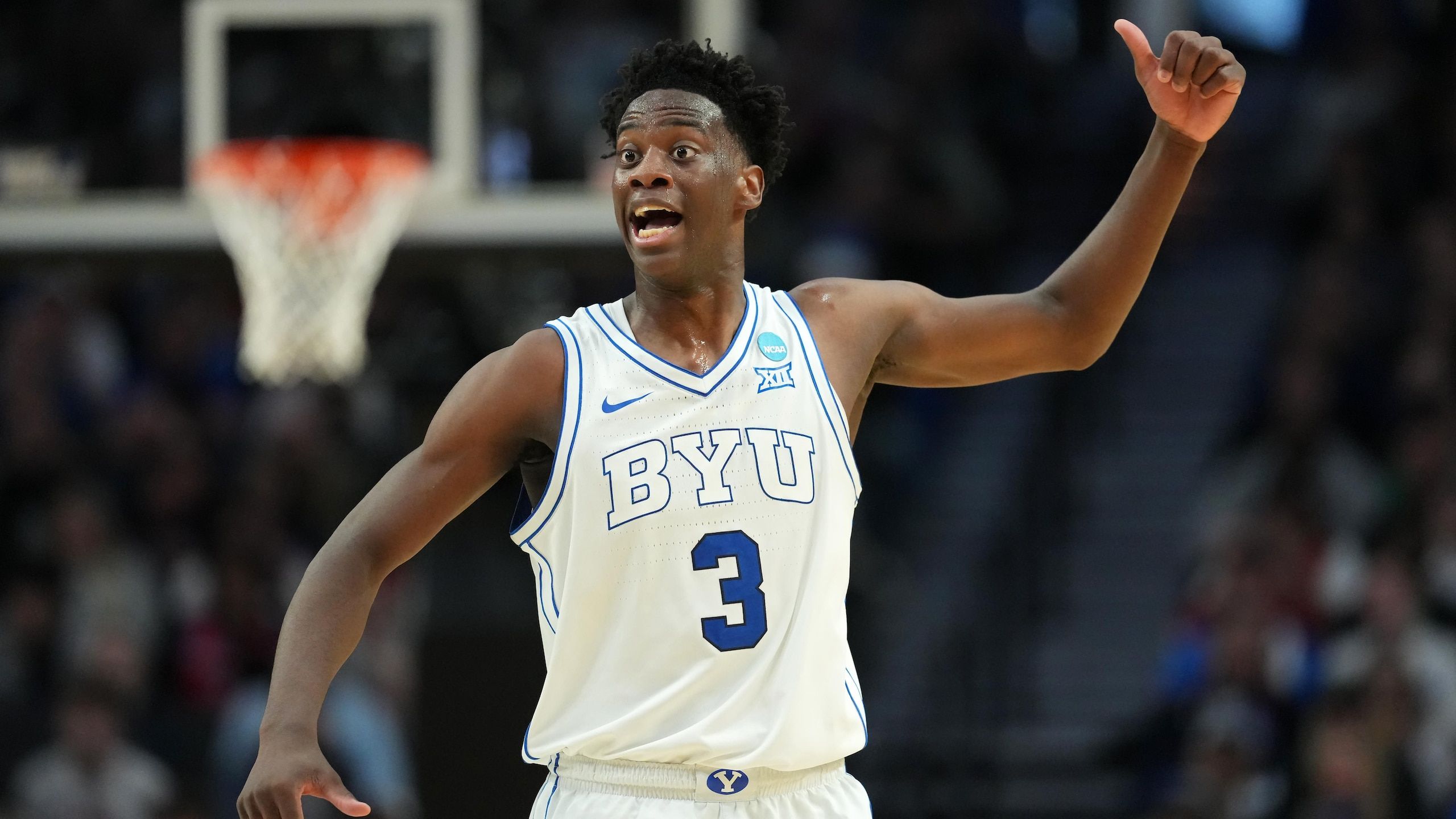 2560x1440 AJ Dybantsa Attends Lakers vs. Rockets NBA Playoffs Game 2 in Photo Ahead of 2026 Draft