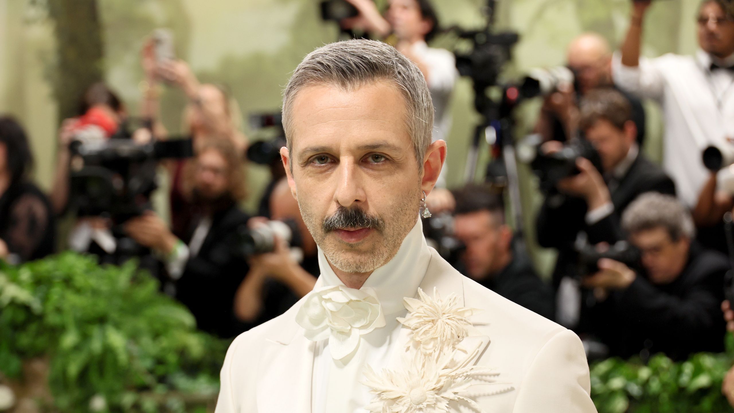 2560x1440 Jeremy Strong just wore all of Kendall Roy's favourite brands to the Met Gala 2024